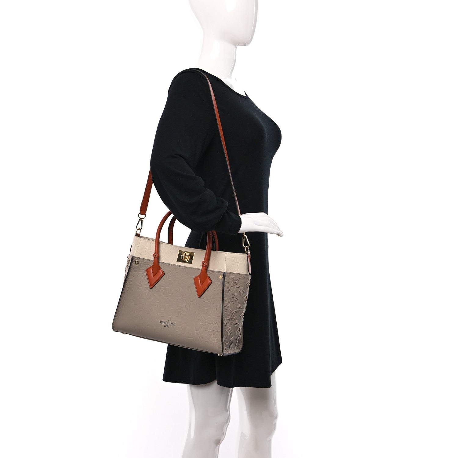 Louis Vuitton Calfskin Monogram Tufting On My Side Galet 3 of 8
