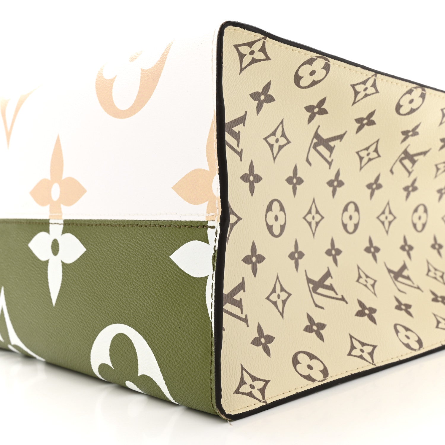 Louis Vuitton Monogram Giant Onthego GM Kaki Beige 9 of 11