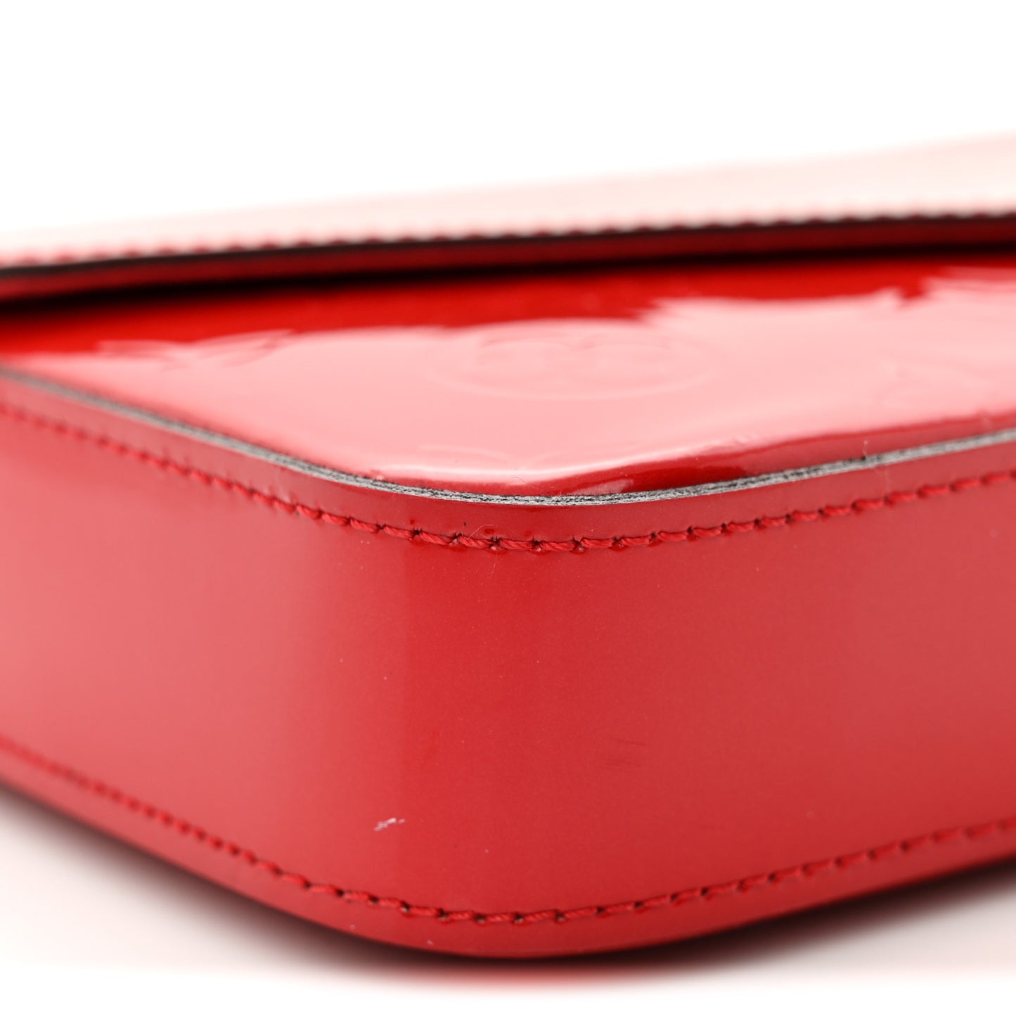 Vernis Felicie Pochette Chain Wallet Cherry