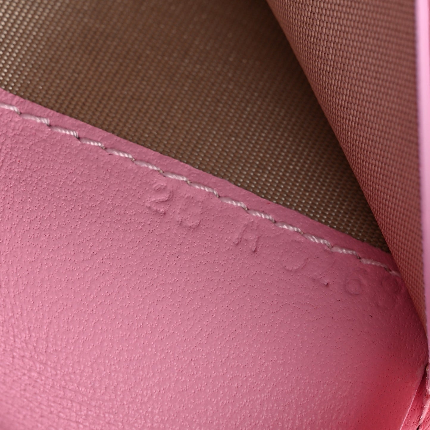 Box Antigona Bifold Wallet Red Soft Pink