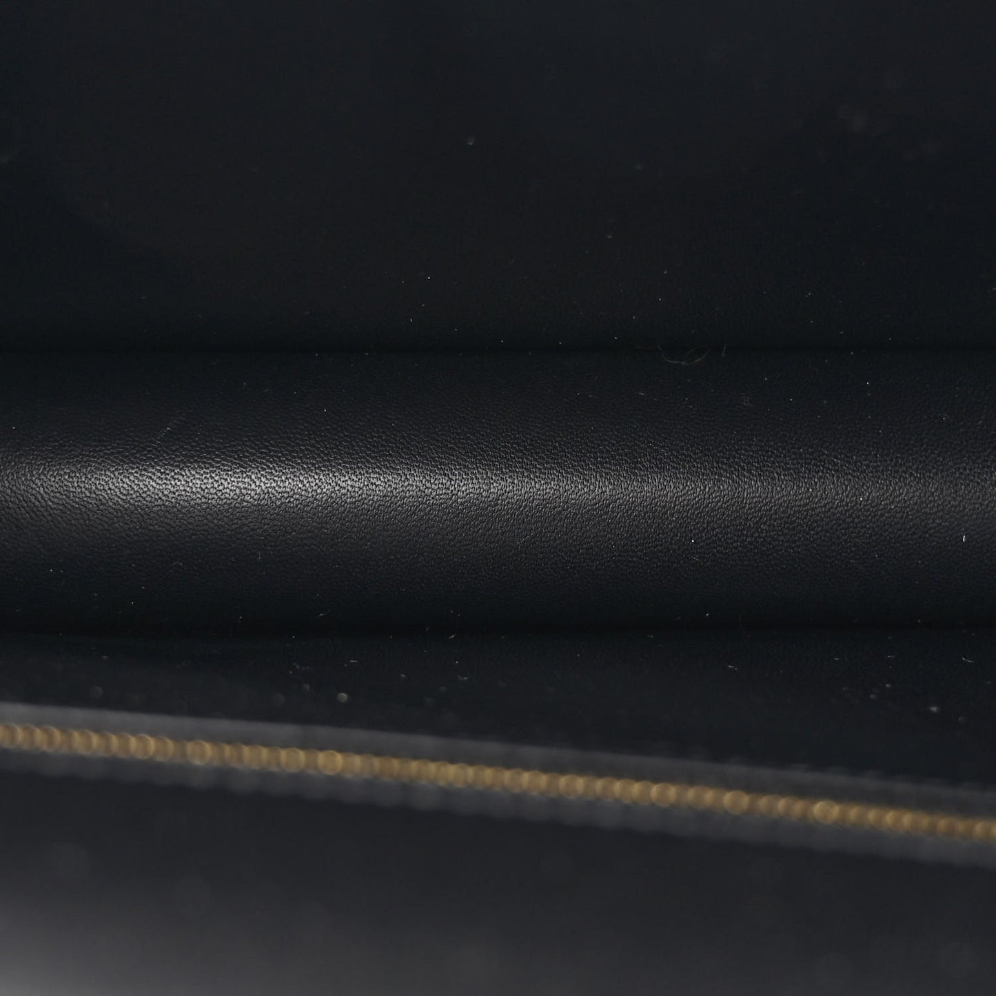 Epsom Constance 24 Black