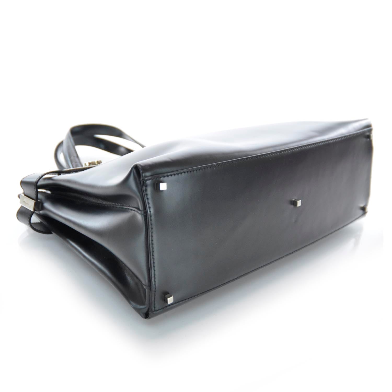 FASHIONPHILE SALVATOREFERRAGAMOLeatherGanciniBuckleToteBlack 4 of 8