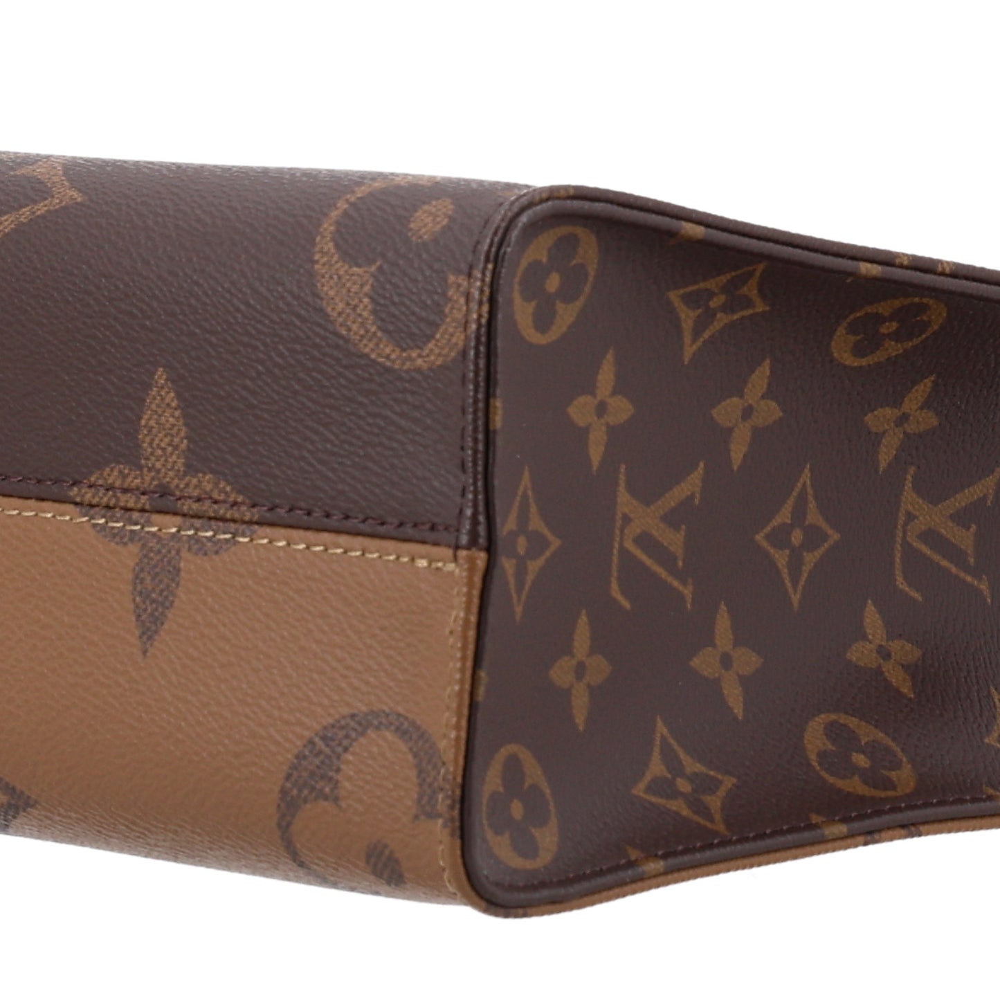 Reverse Monogram Giant Onthego BB