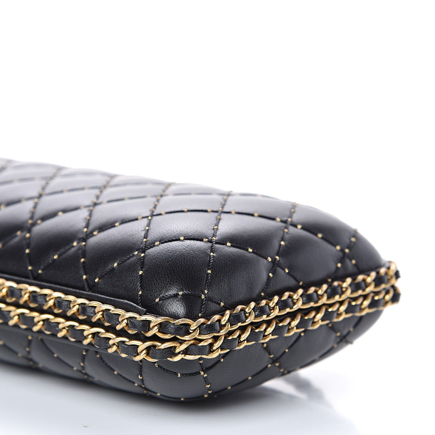 CHANEL ヴィンテージ キルティング クラッチ／クリムゾン） Chanel Lambskin Quilted Chain Around Clutch Black 510554
