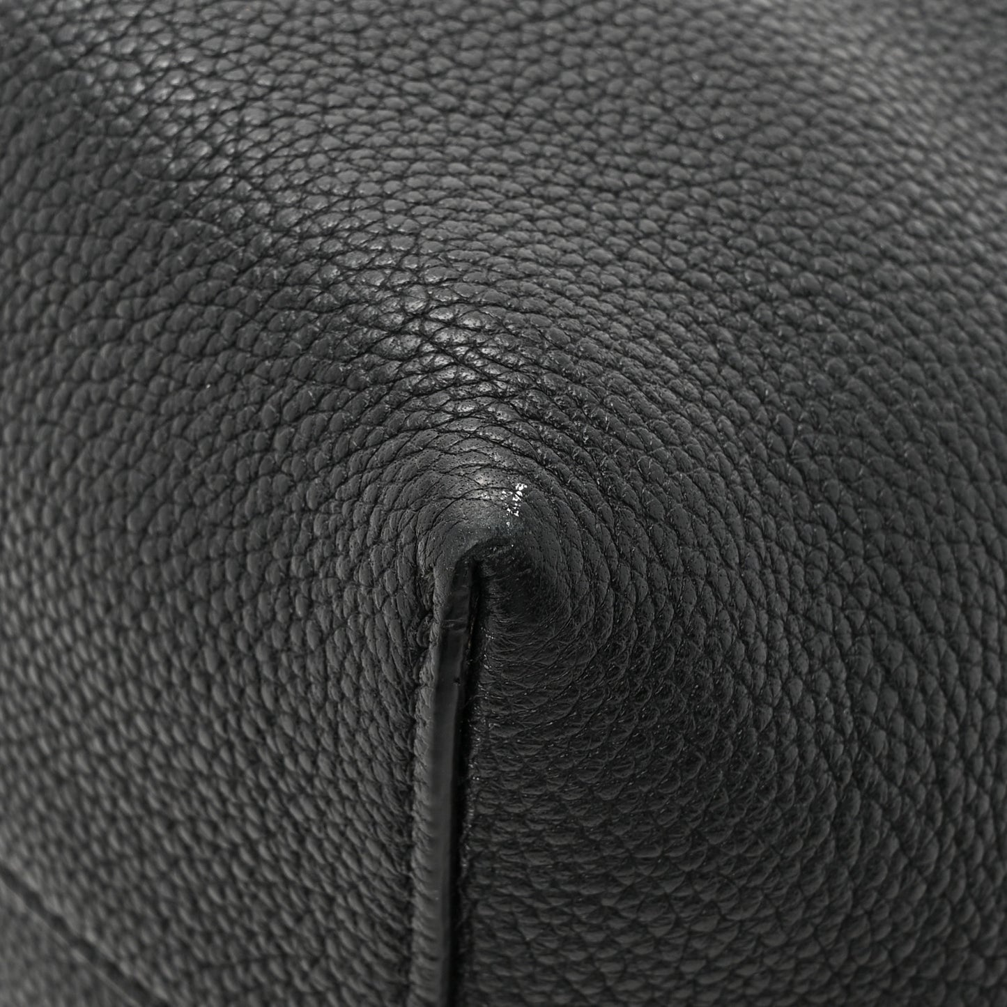 Grained Calfskin Wander Bag Black