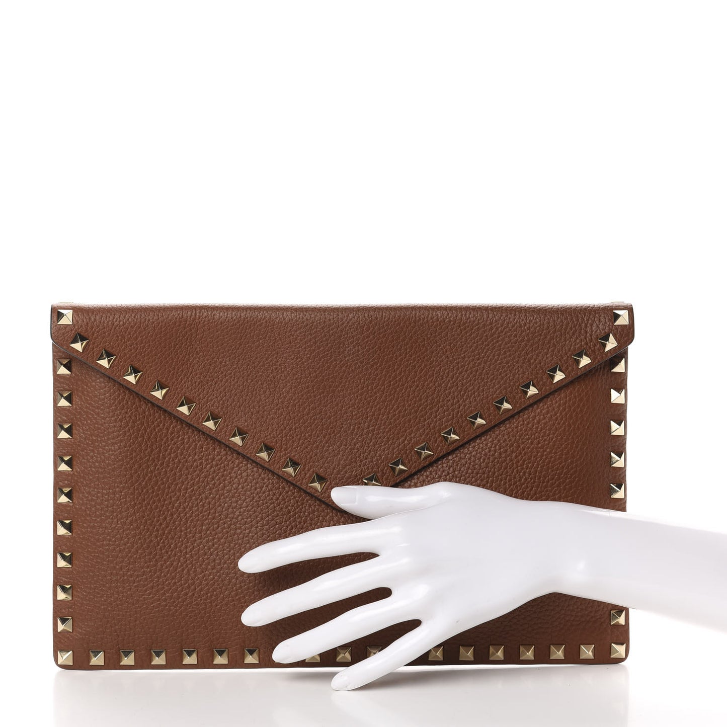 Pebbled Calfskin Large Rockstud Envelope Clutch Light Cuir