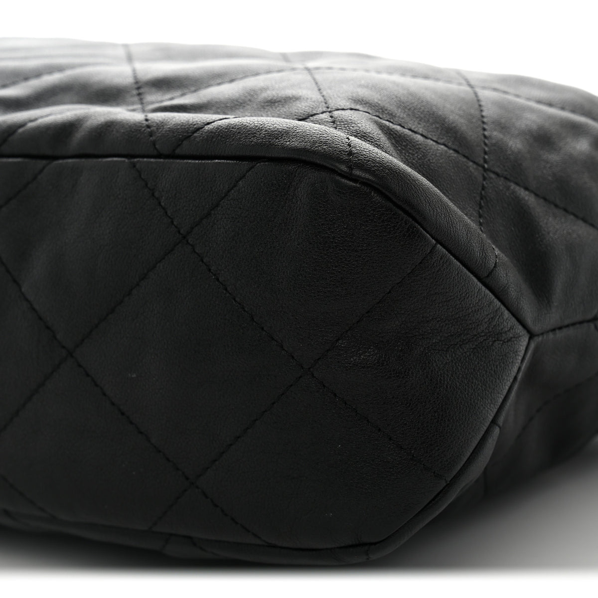 Calfskin Quilted Large Daily Hobo Black