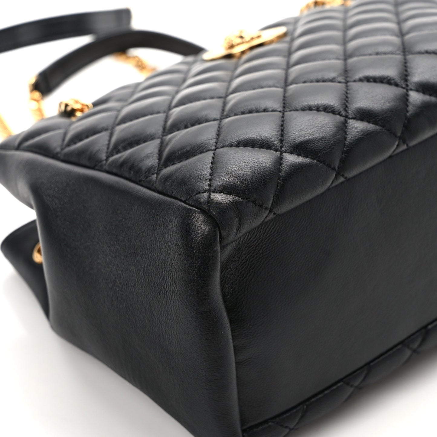 Nappa Quilted Medusa Chain Shoulder Bag Black