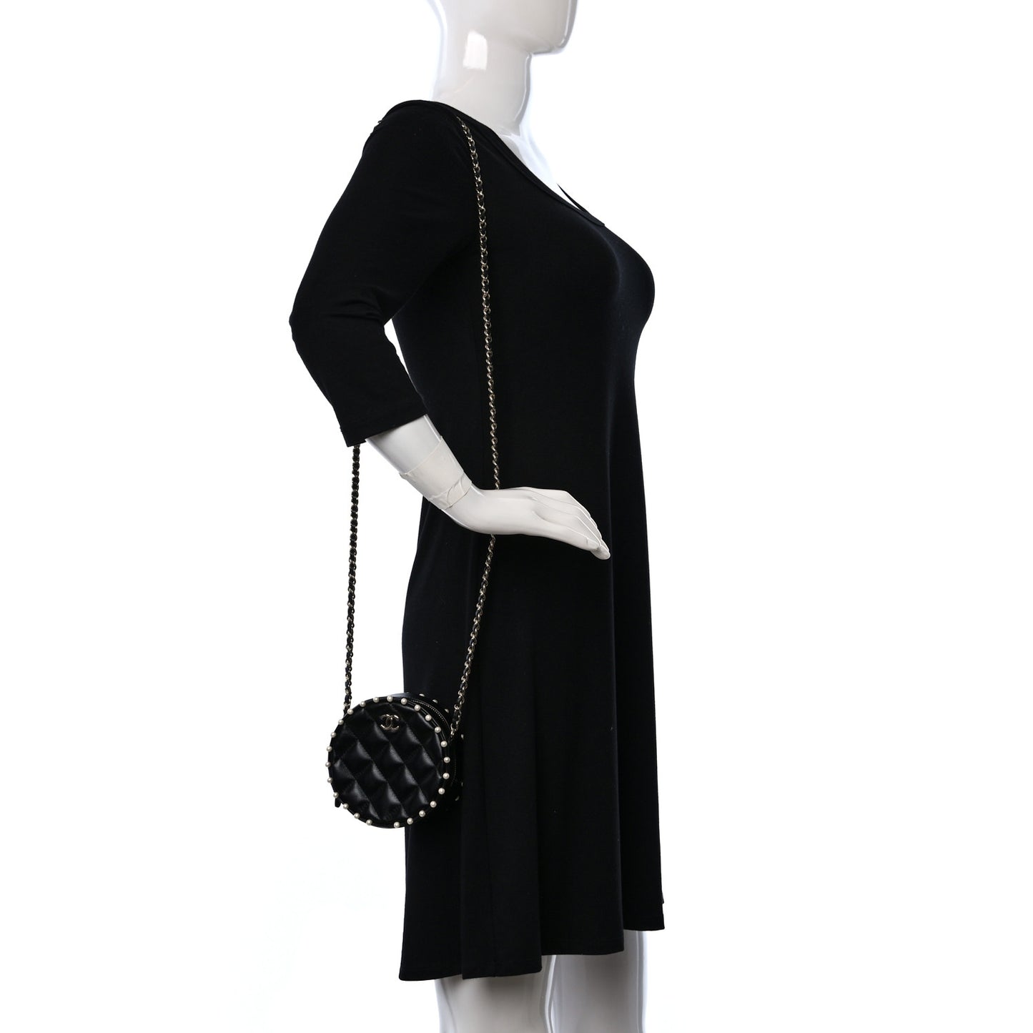 Calfskin Quilted Pearl Round Clutch With Chain Black