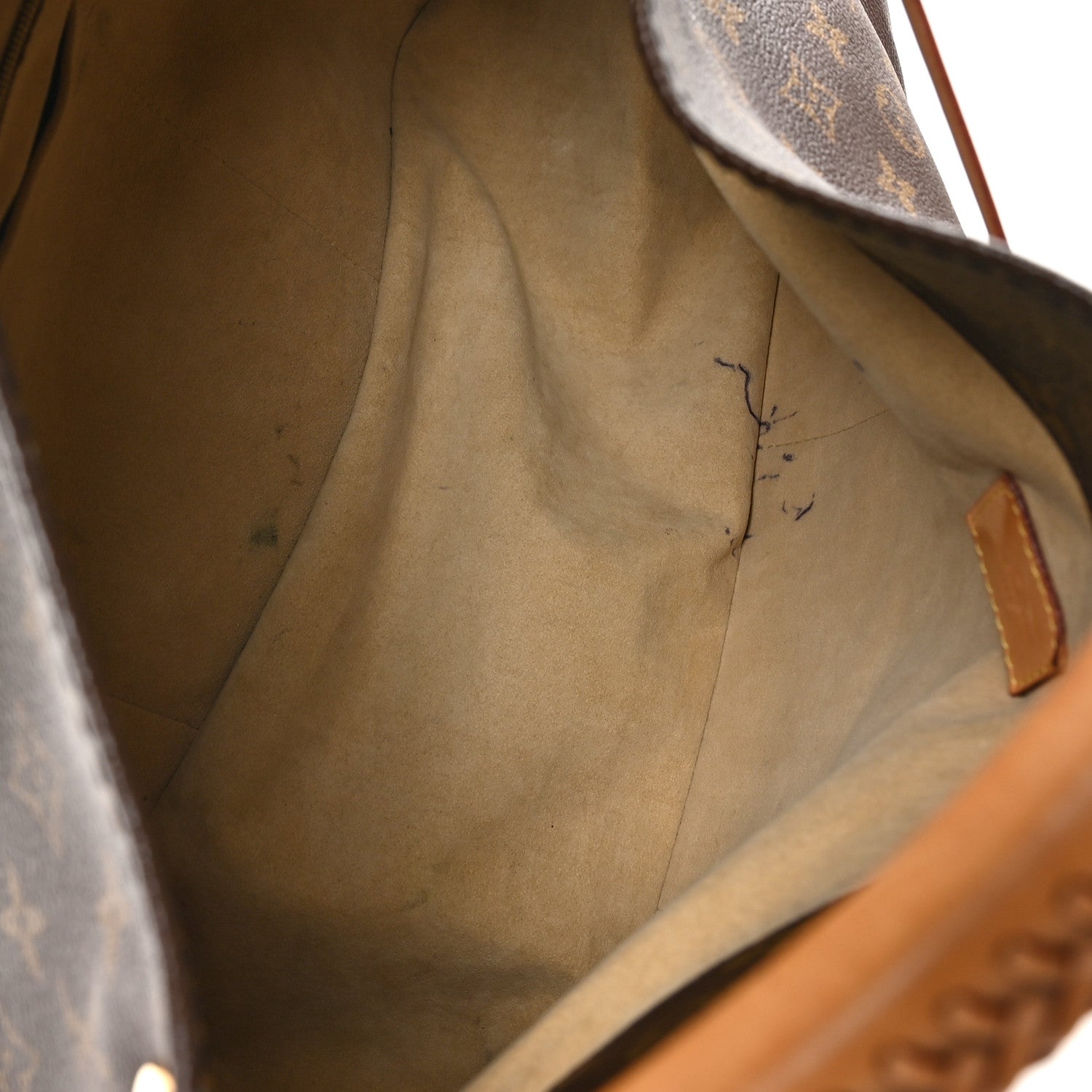 Louis Vuitton Monogram Artsy MM 5 of 10
