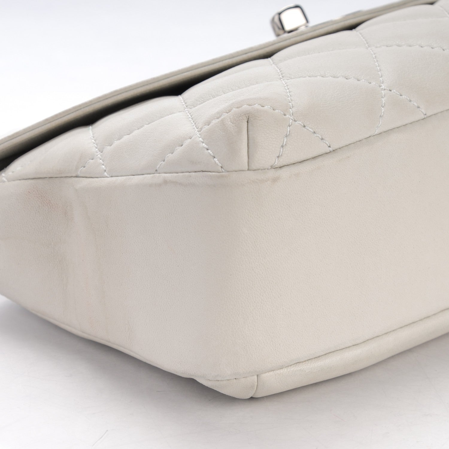 Chanel Lambskin Quilted CC Flap White 8 of 9