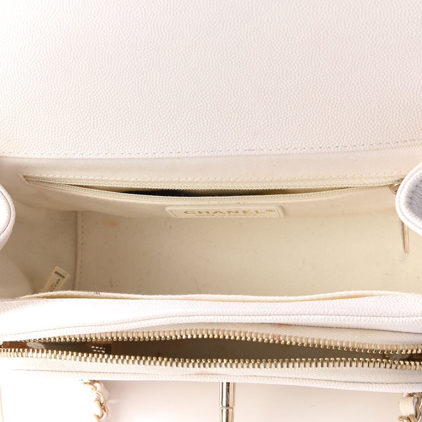 Caviar Quilted Medium Business Affinity Flap White