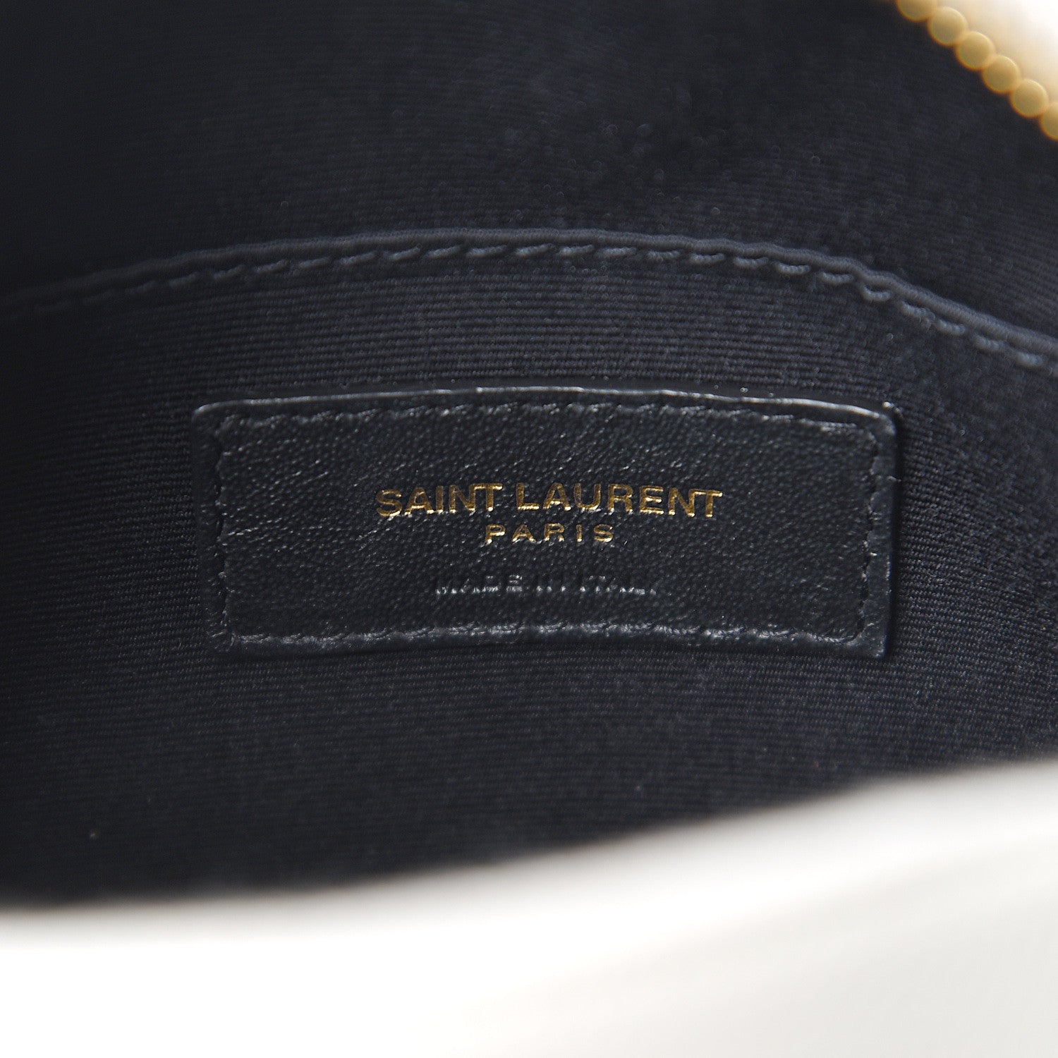 Saint Laurent Grain De Poudre Matelasse Chevron Quilted Round Vinyle Camera Bag White 5 of 8