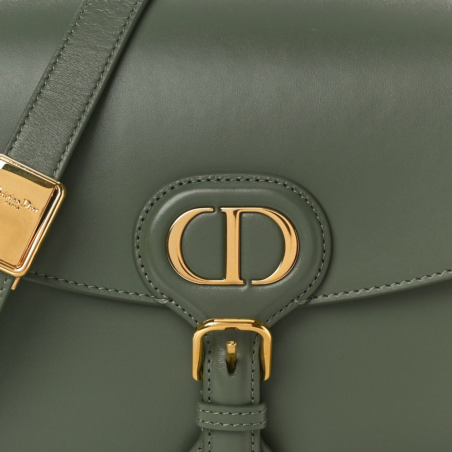 Box Calfskin Medium Bobby Flap Cedar