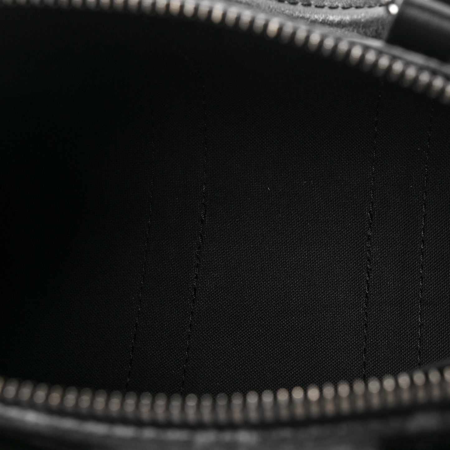 Reverse Monogram Eclipse Keepall Bandouliere 25