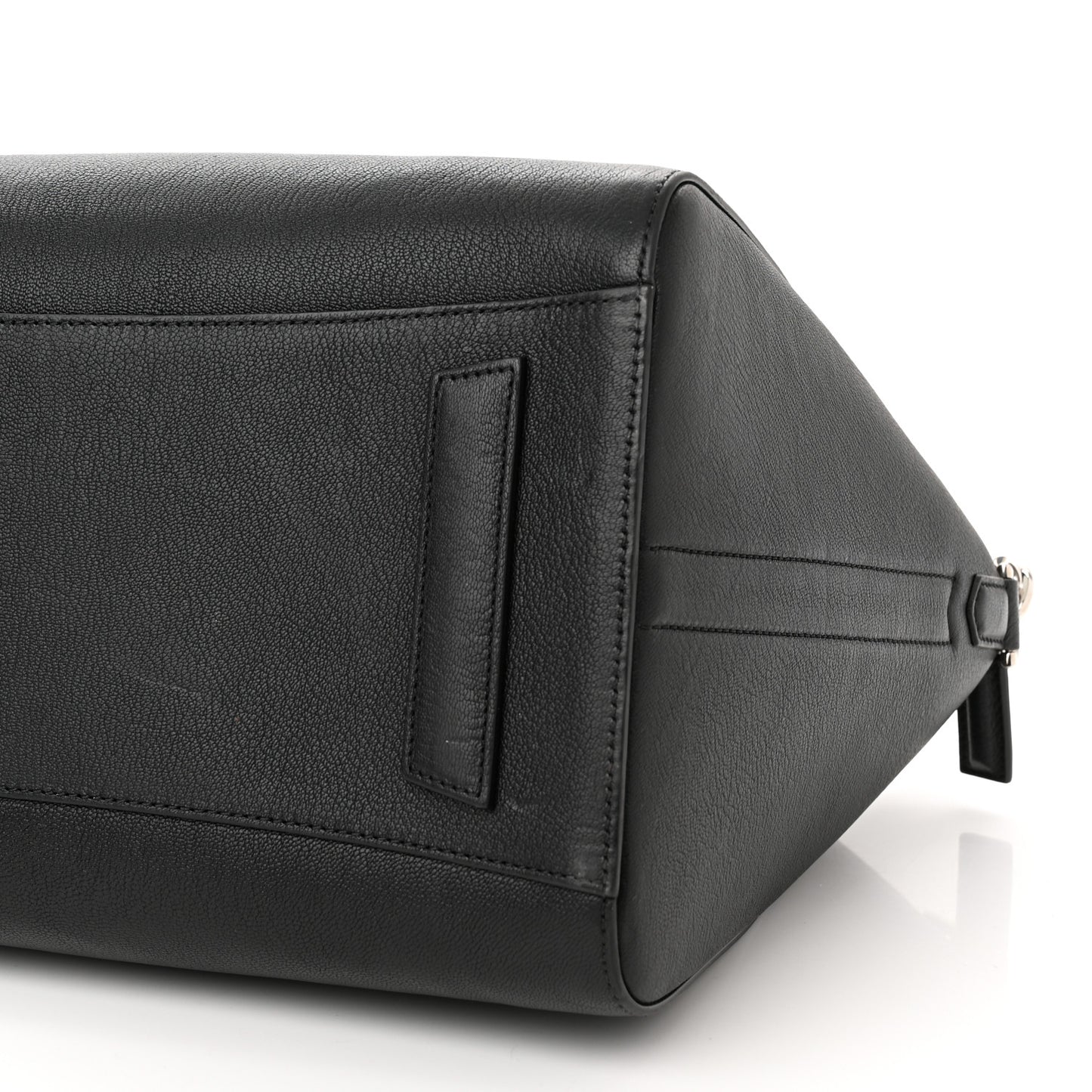 Sugar Goatskin Medium Antigona Black