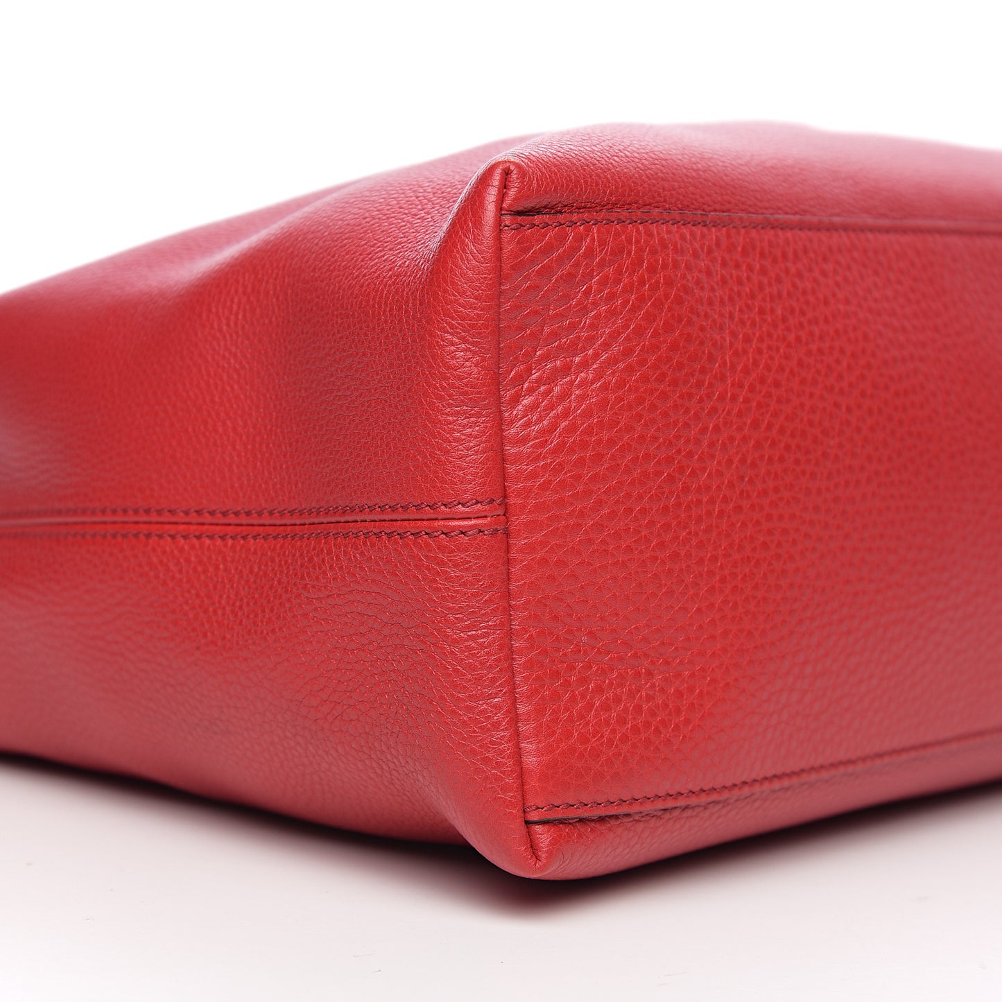 Pebbled Calfskin Medium Soho Chain Shoulder Bag Tabasco Red