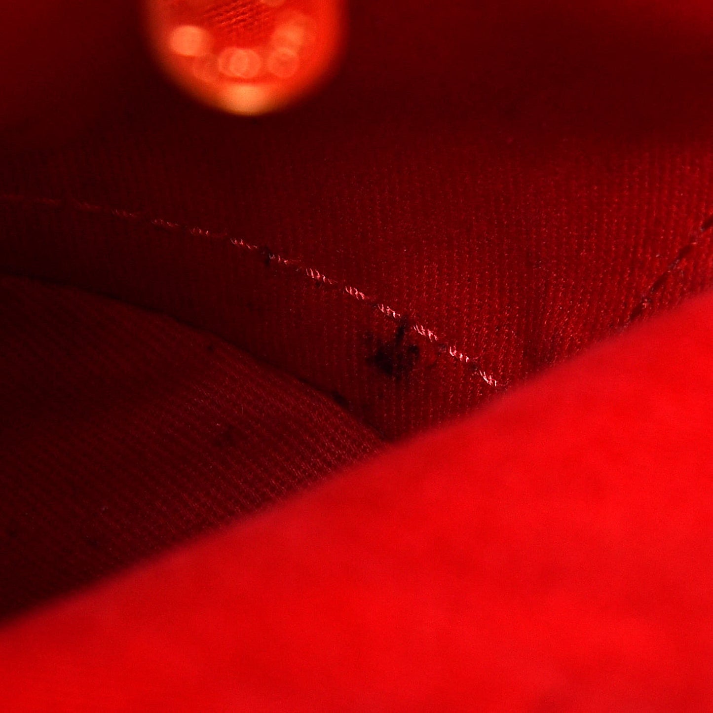 Monogram Neo Bucket Rubis