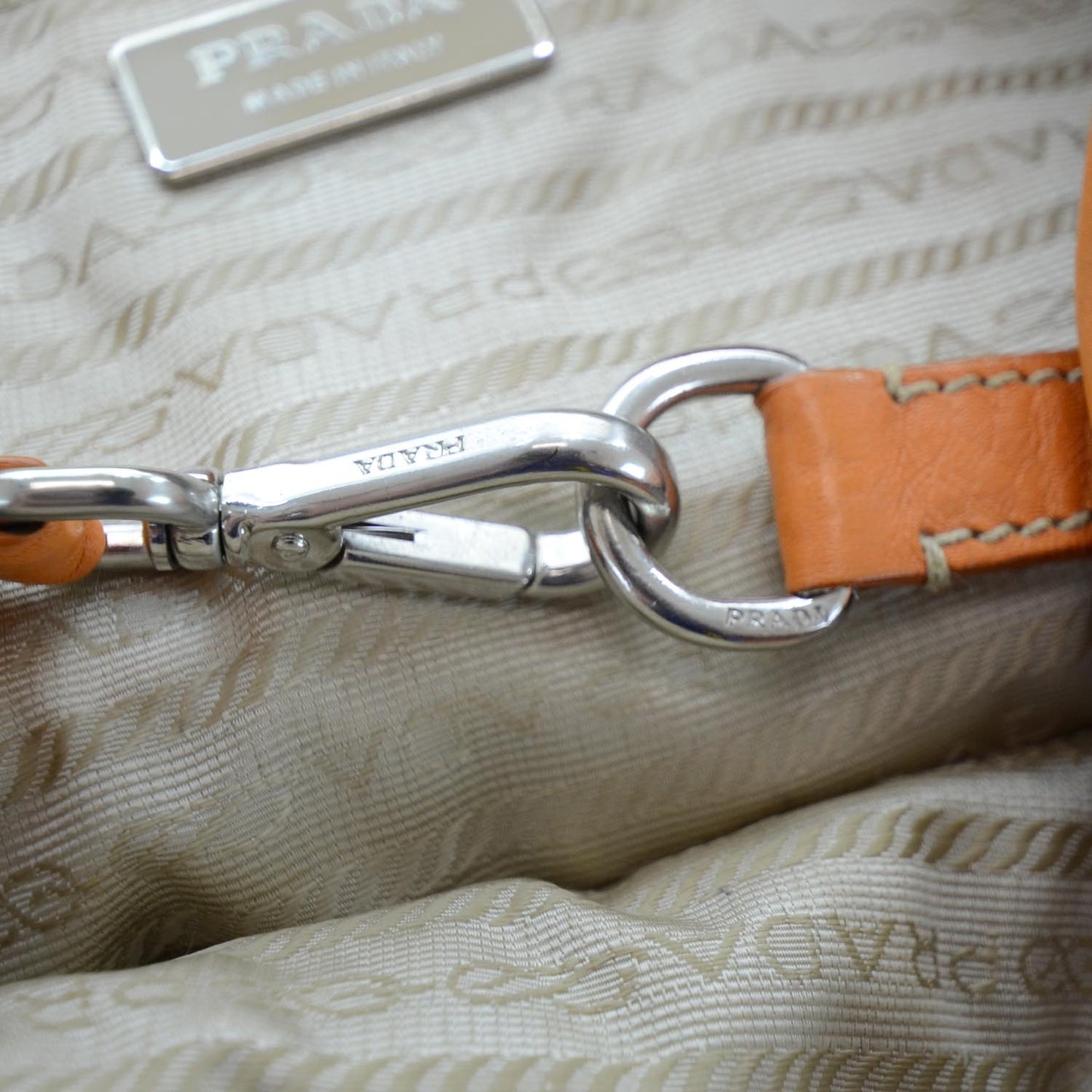 Vitello Daino Leather Tote Orange
