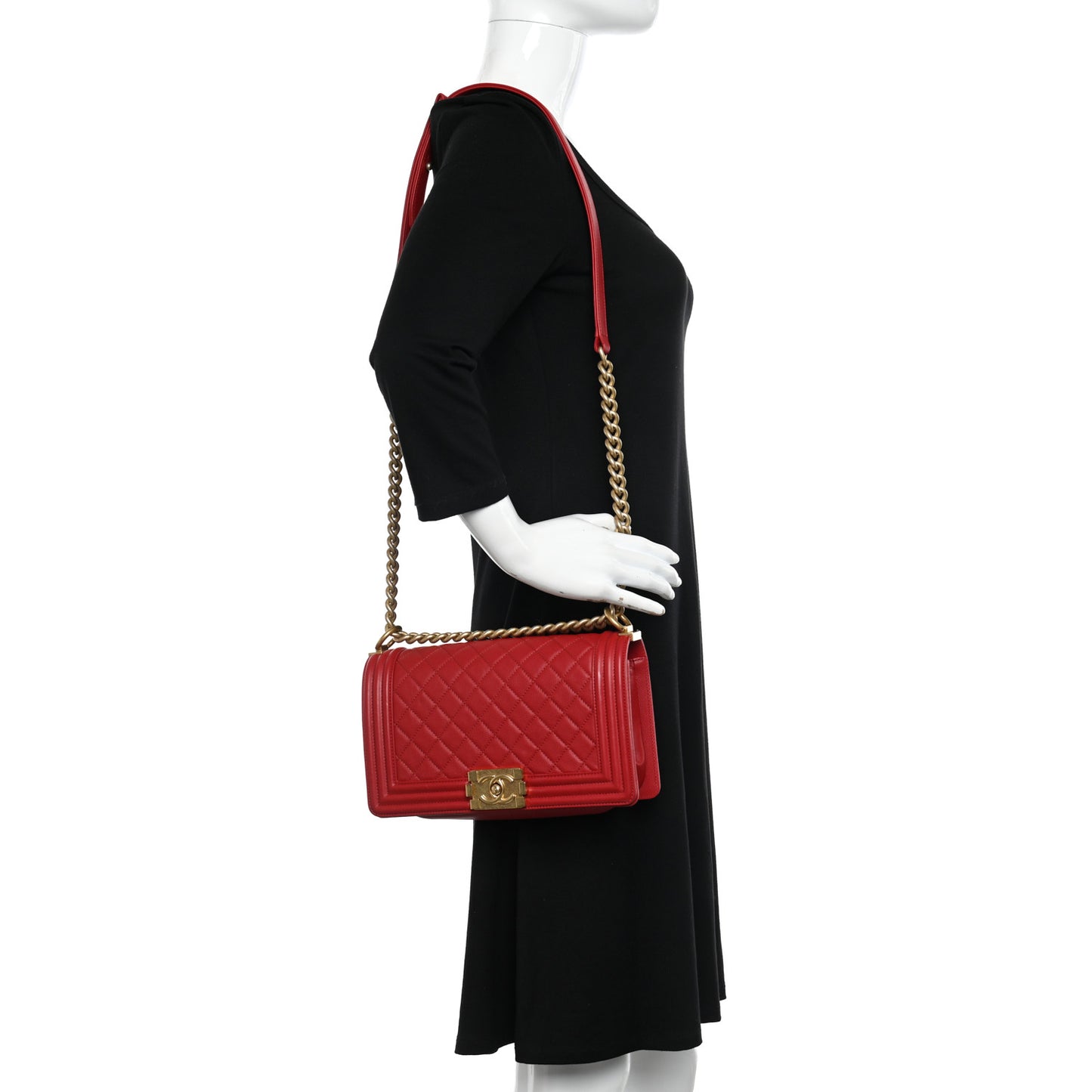 Caviar Quilted Medium Boy Flap Red