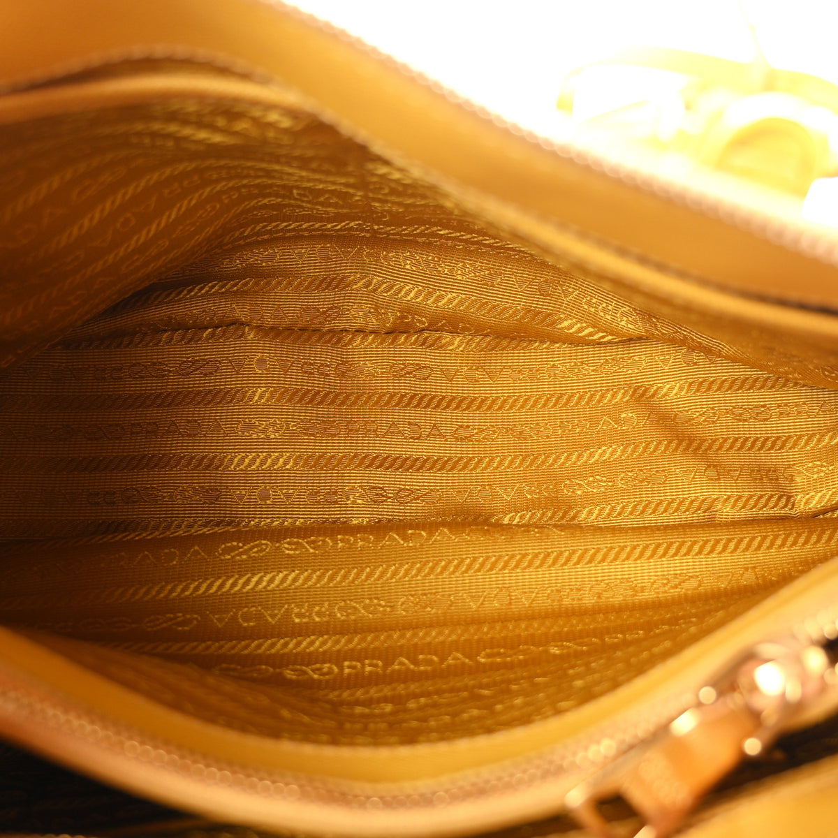 Saffiano Lux Medium Promenade Tote Mimosa