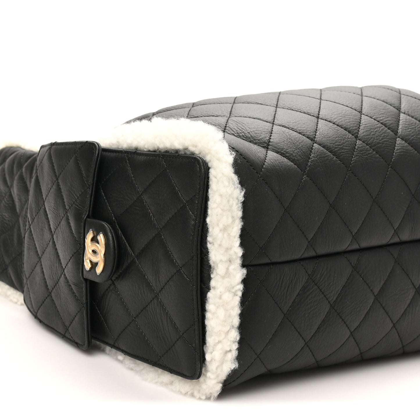 Crumpled Sheepskin Shearling Quilted Medium Chanel 25 Handbag Black White