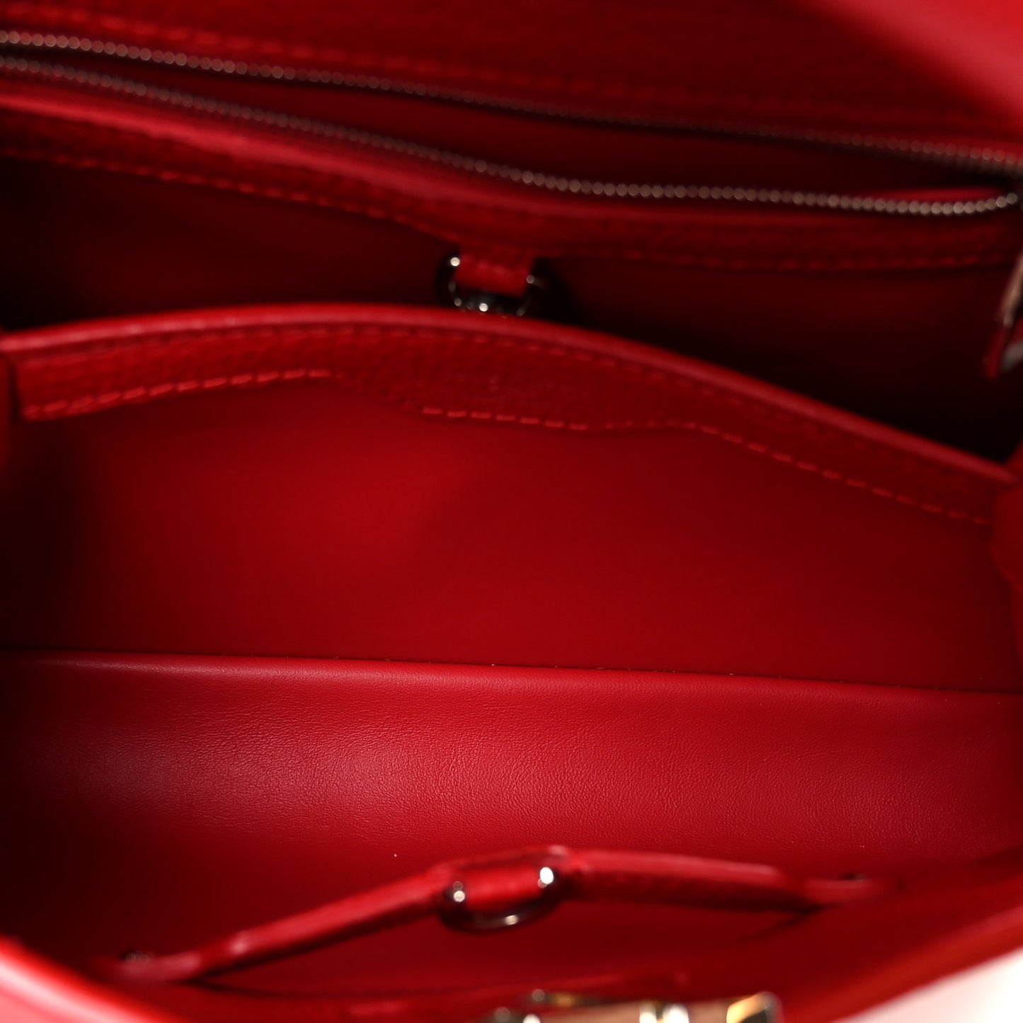 Taurillon Capucines BB Scarlet Red