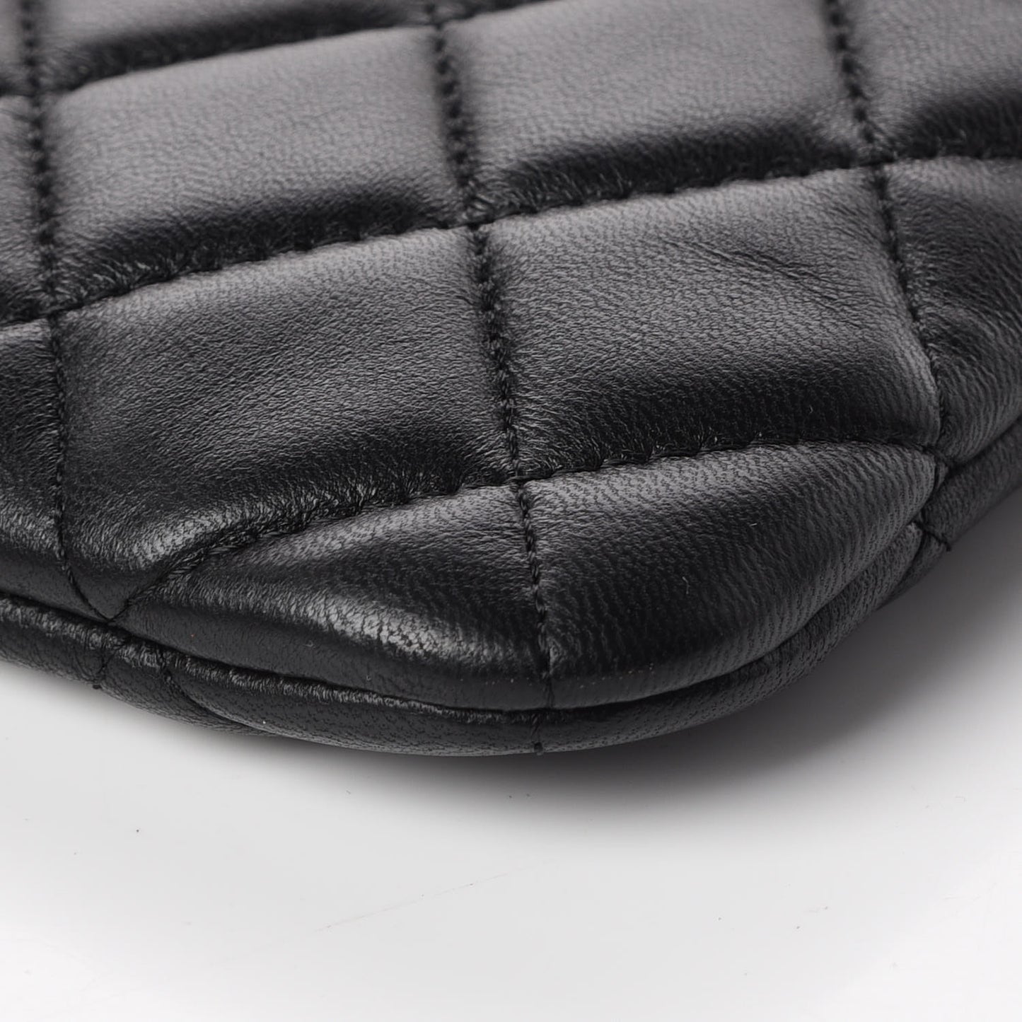 Lambskin Quilted Medium Cosmetic Case Black