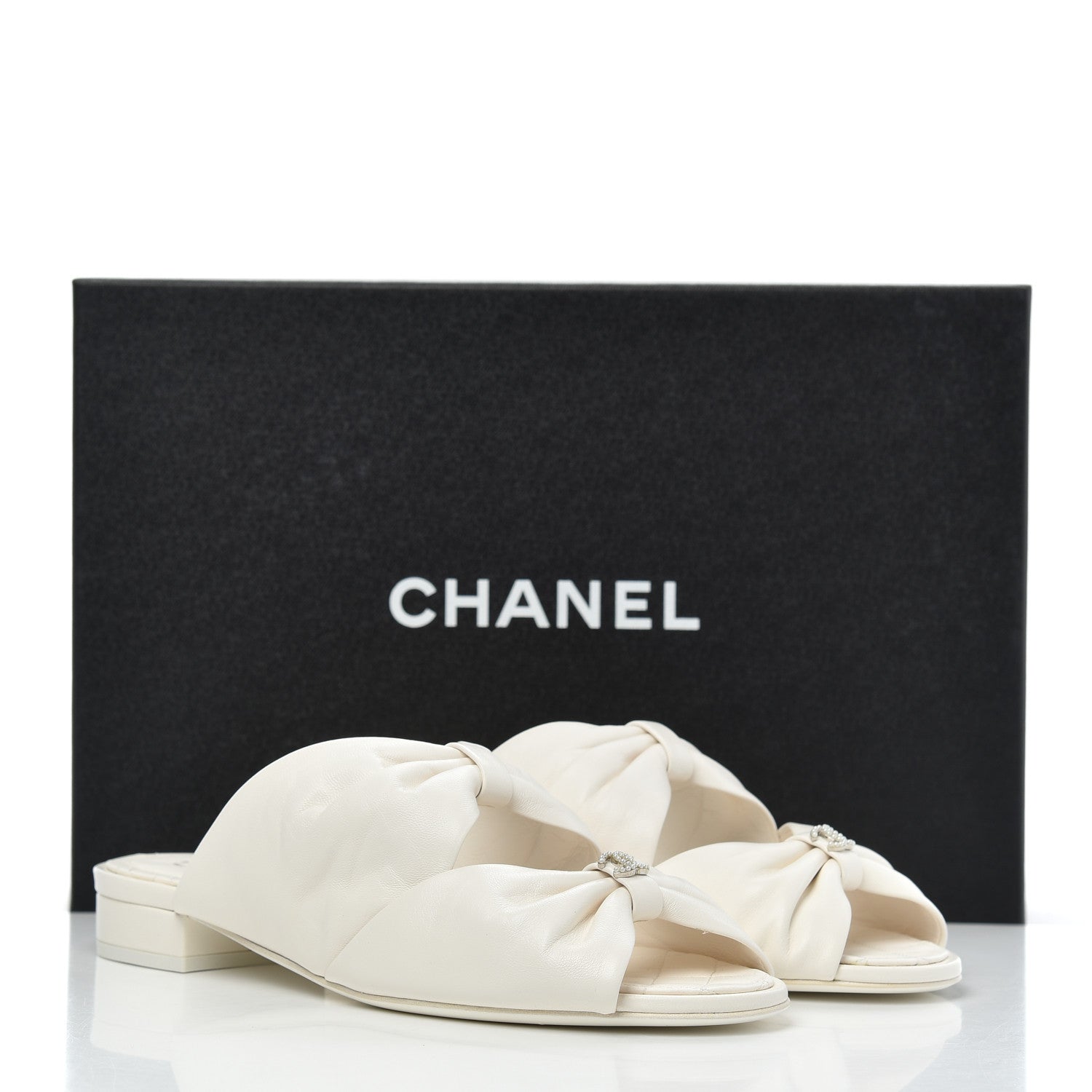 Chanel Lambskin Pearl Bow CC Flat Sandals 38 White 17 of 17