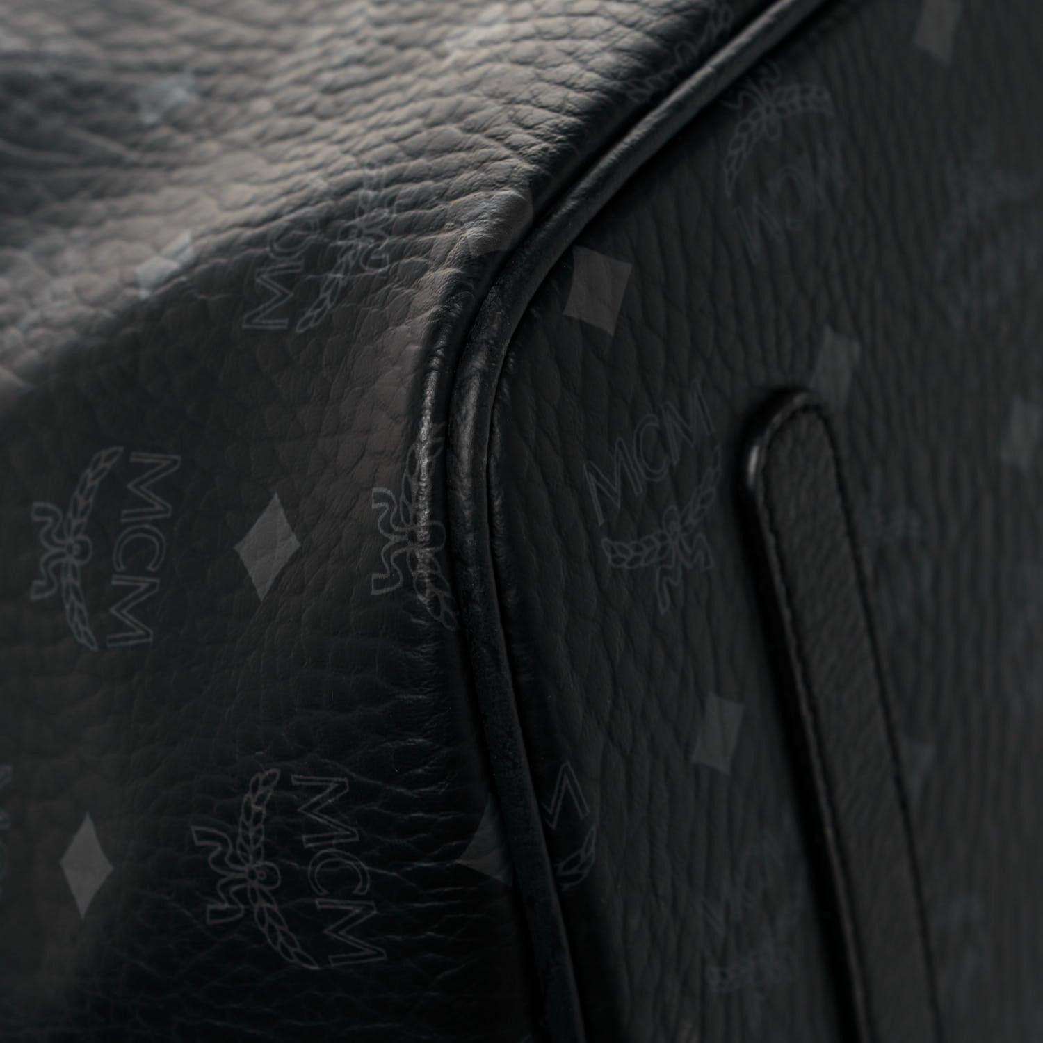 MCM Visetos Medium Liz Reversible Shopper Tote Black 10 of 19