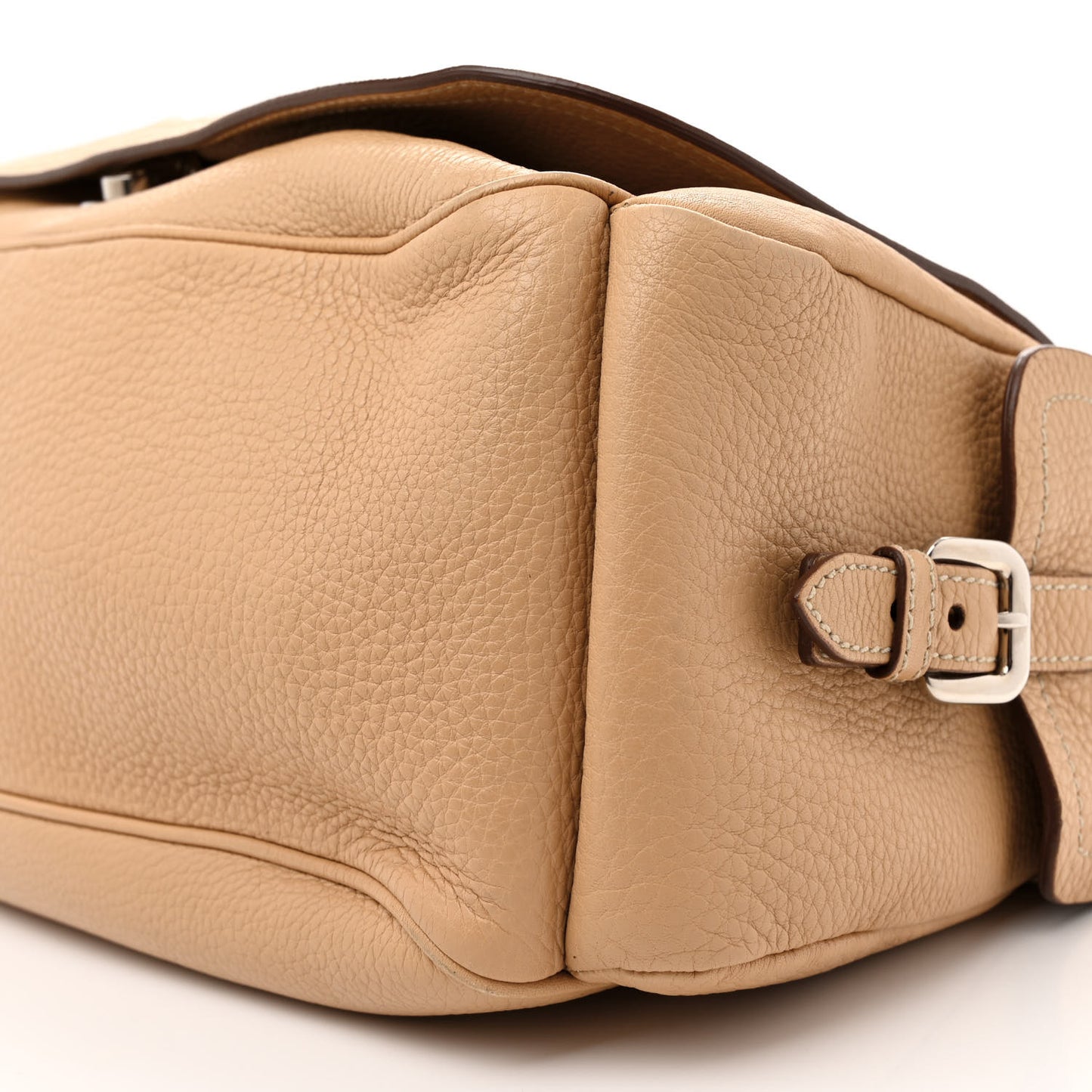 Vitello Daino Side Pocket Flap Hobo Sabbia