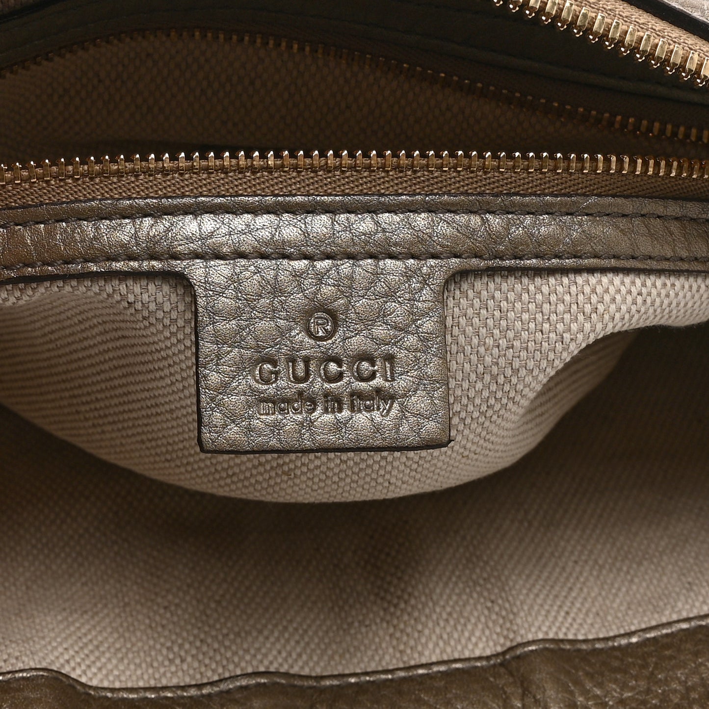 Pebbled Calfskin Small Soho Hobo Fango