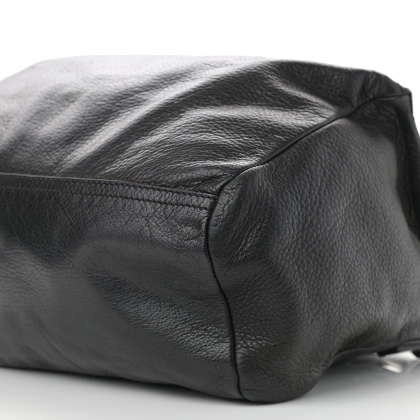 Pebbled Calfskin Medium Bolt Stud Pandora Black