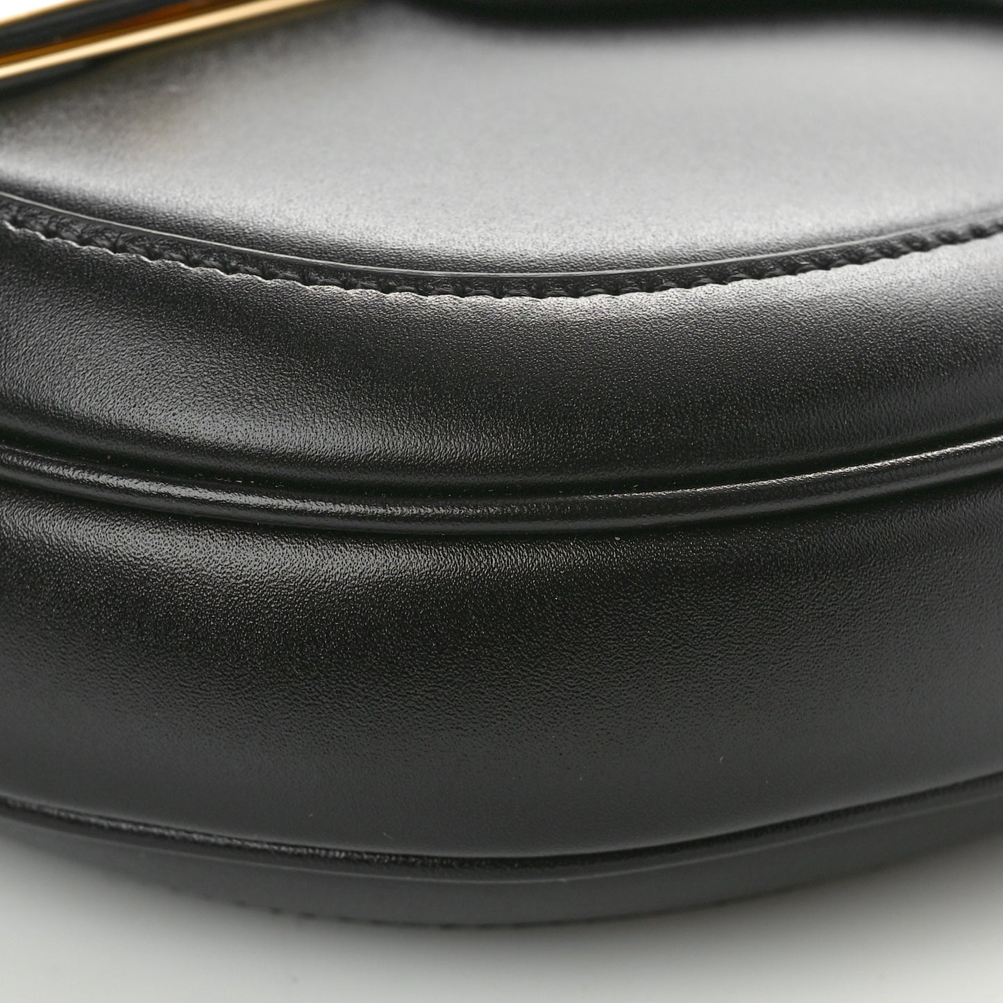 Satinated Calfskin Besace Small 16 Black