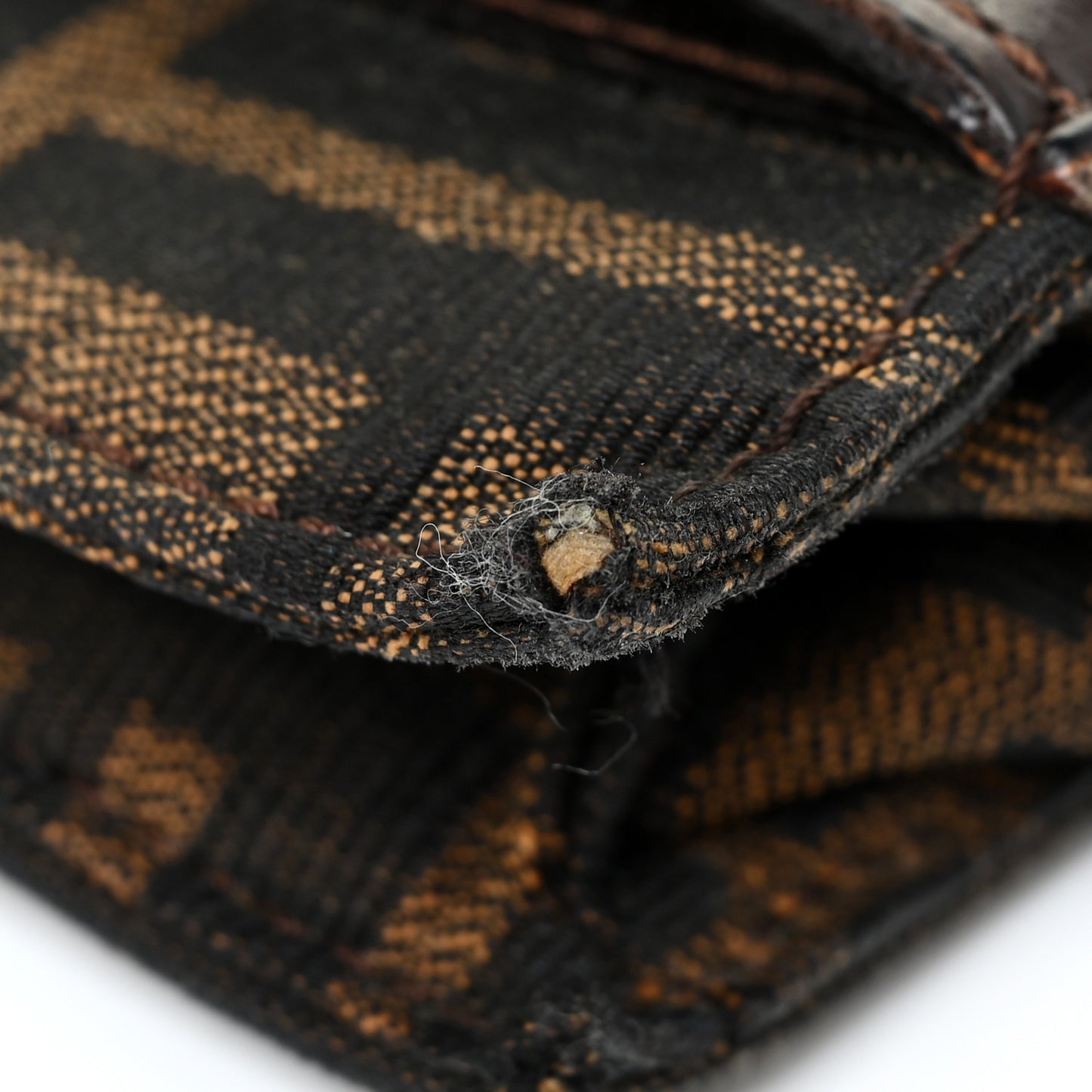 Zucca Calfskin Flap Clutch Tobacco Black