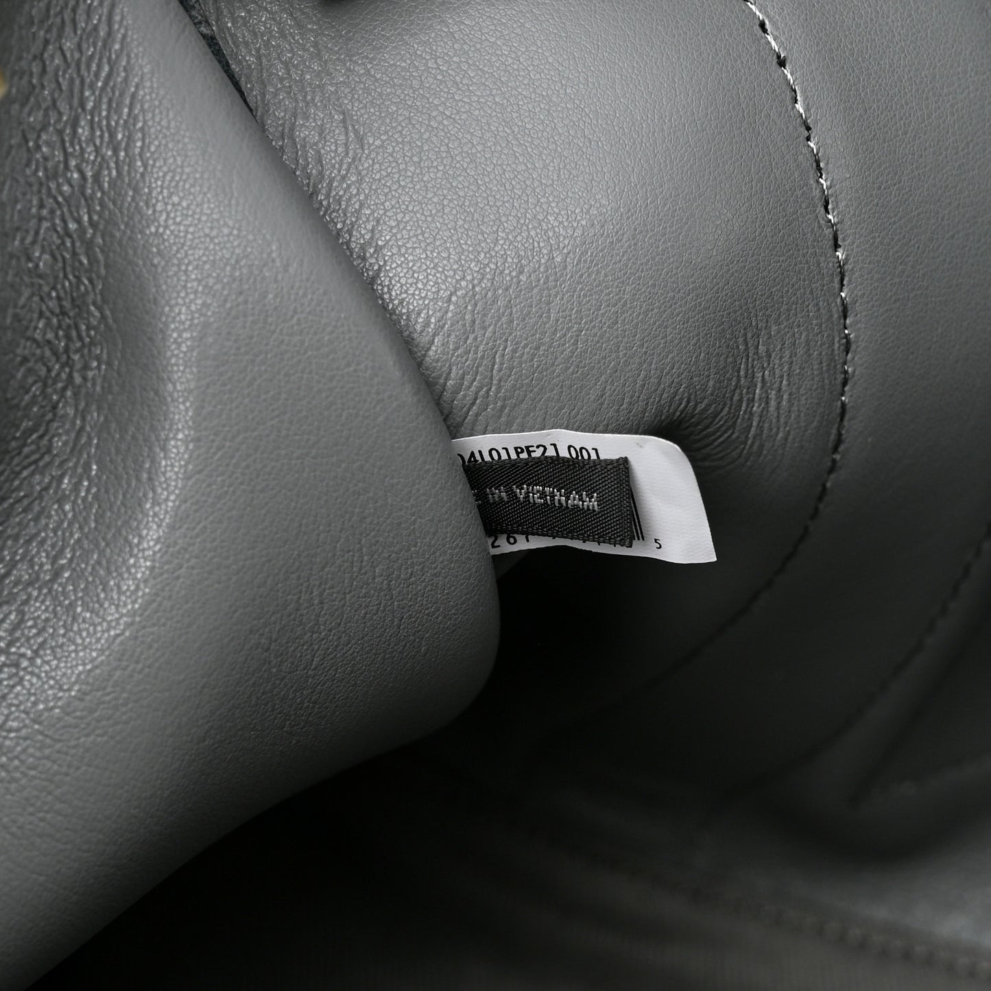 Grained Calfskin Medium The Tote Bag Black