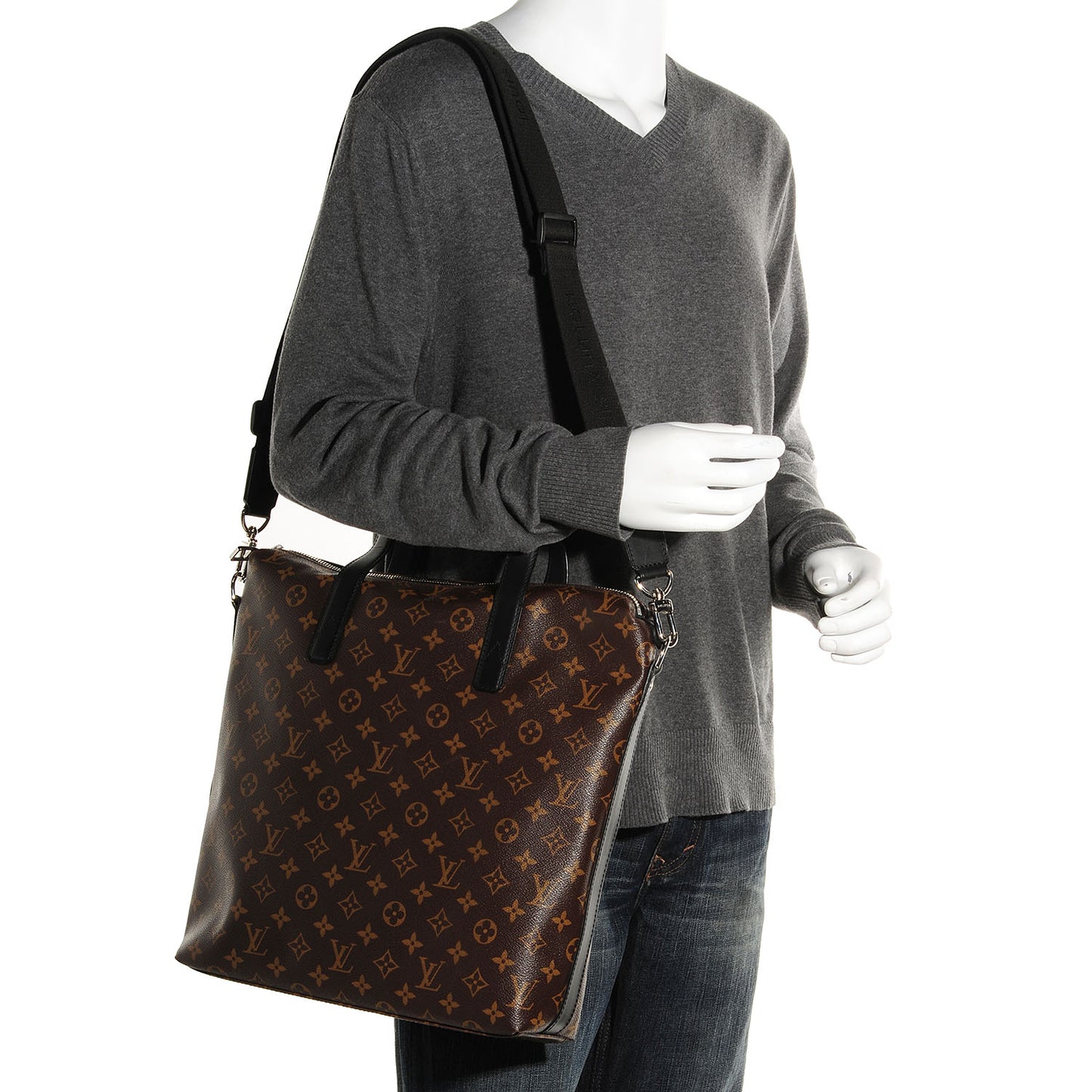 Monogram Macassar Kitan