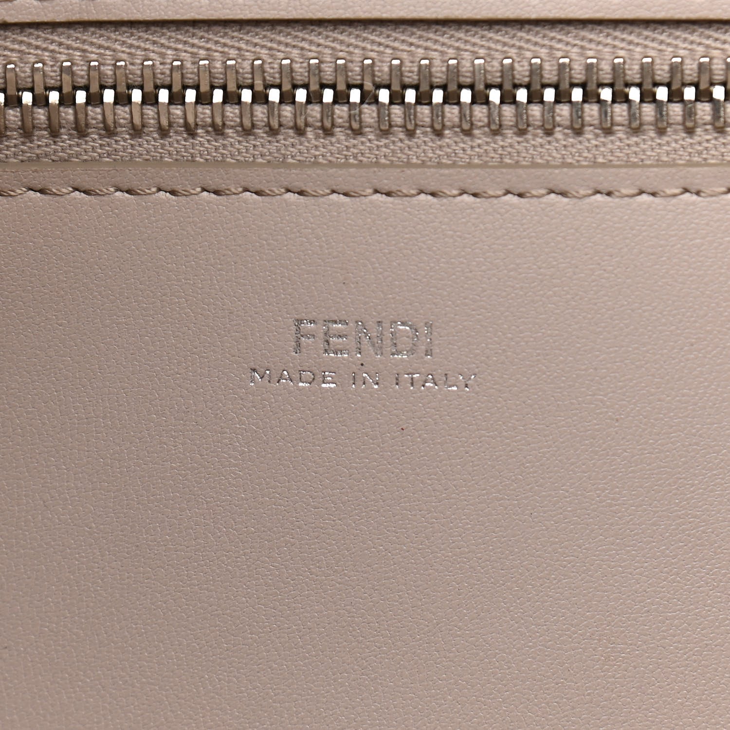 Fendi Vitello Ginevra Elaphe Monster Eyes Shopping Tote Grigio Polvere Naturale 6 of 15