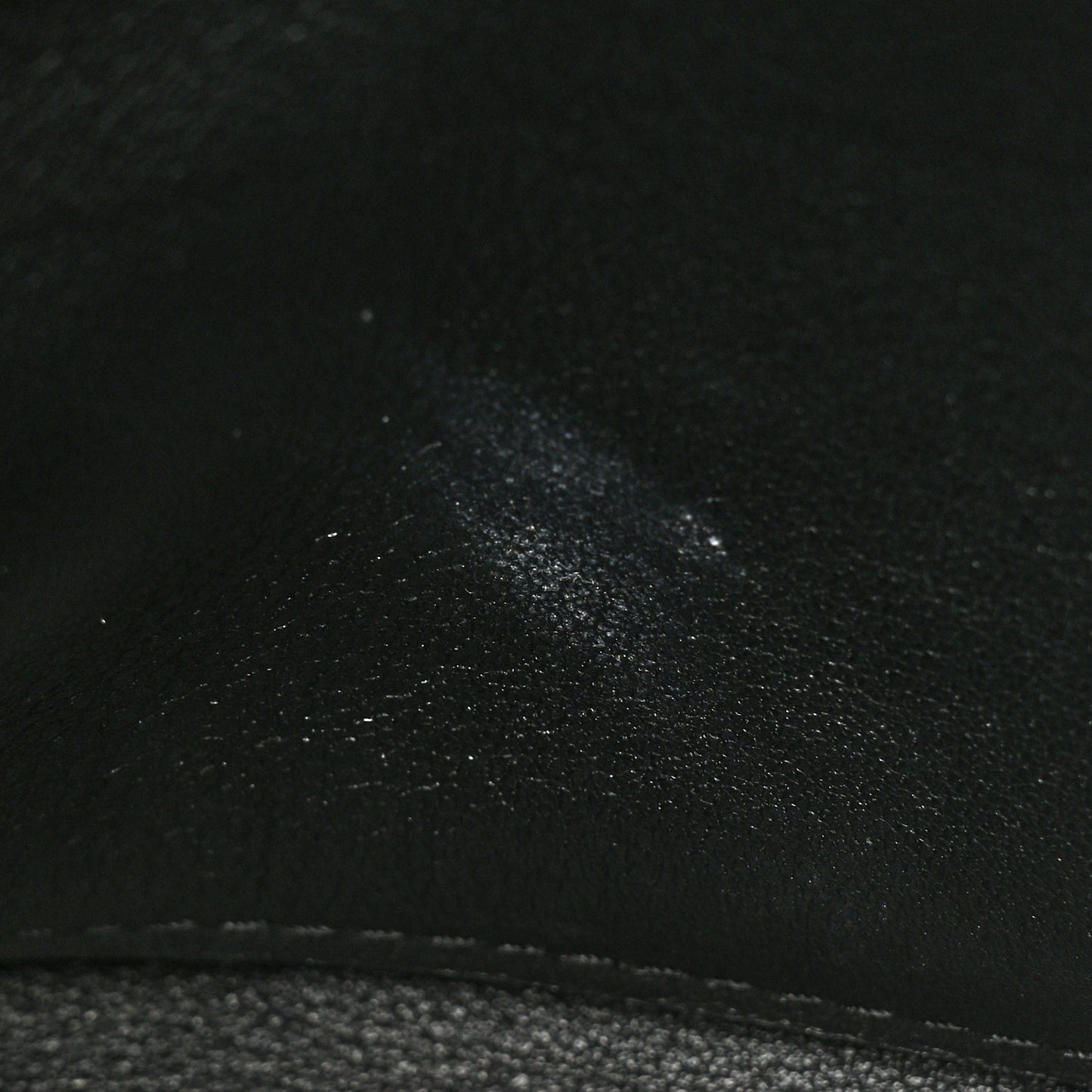 Vitello Rockstud Flap Wallet on Chain Black