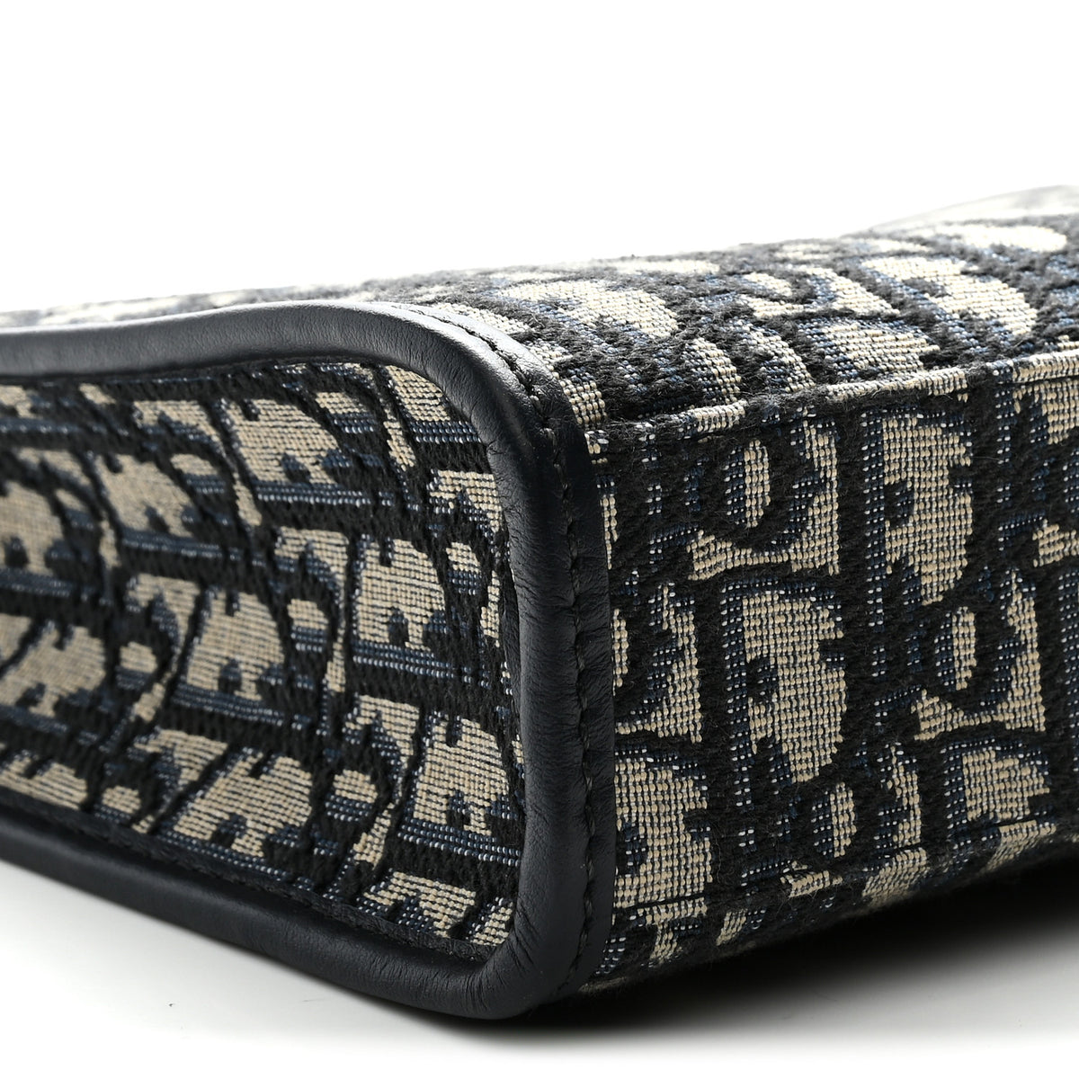 Oblique 30 Montaigne Pouch Blue