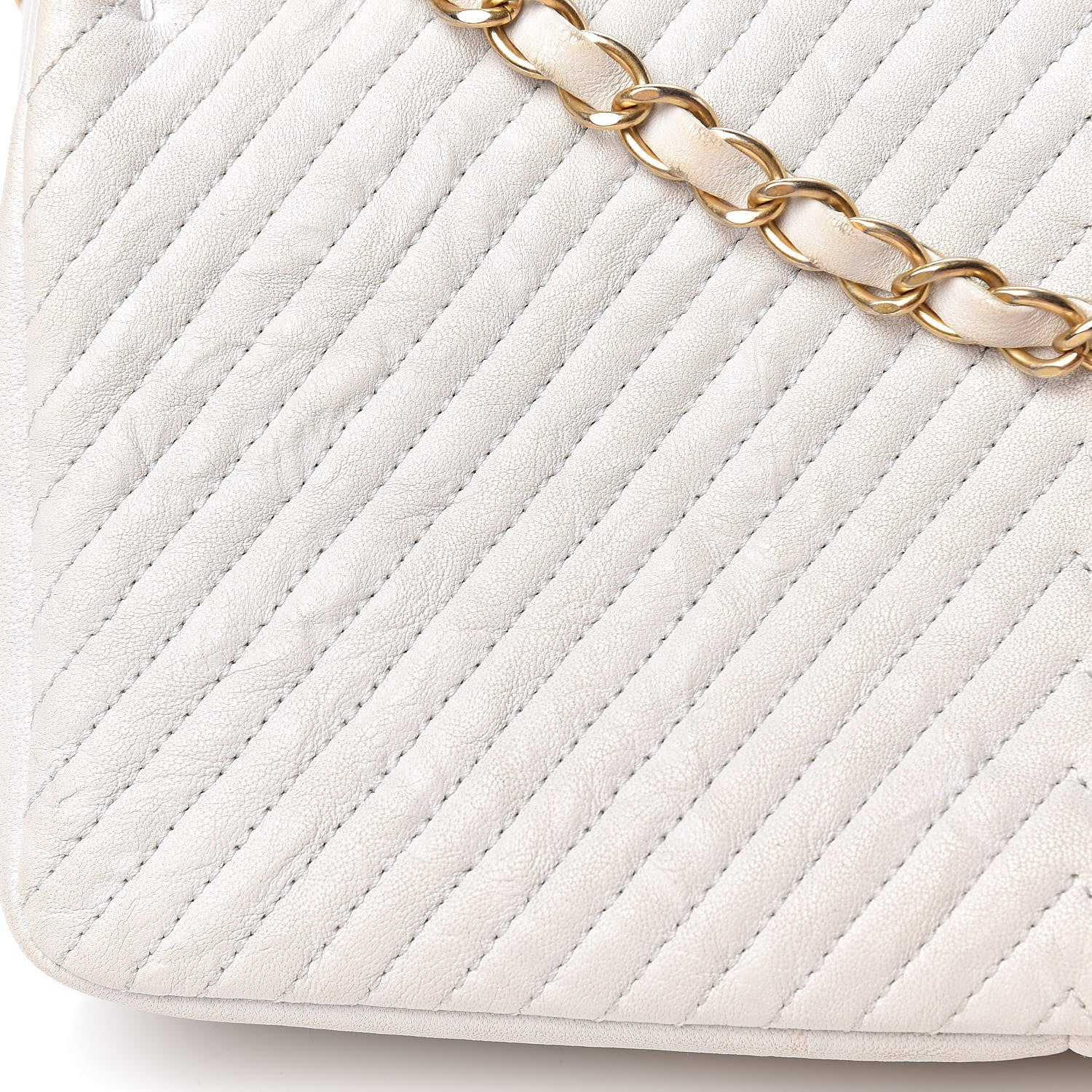 Chanel Calfskin Surpique Chevron Medium Flap White 15 of 21