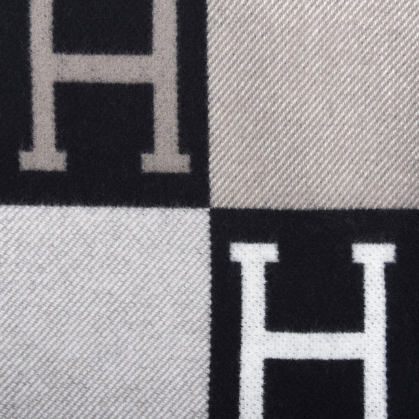 Wool Cashmere Avalon III Blanket Ecru Black