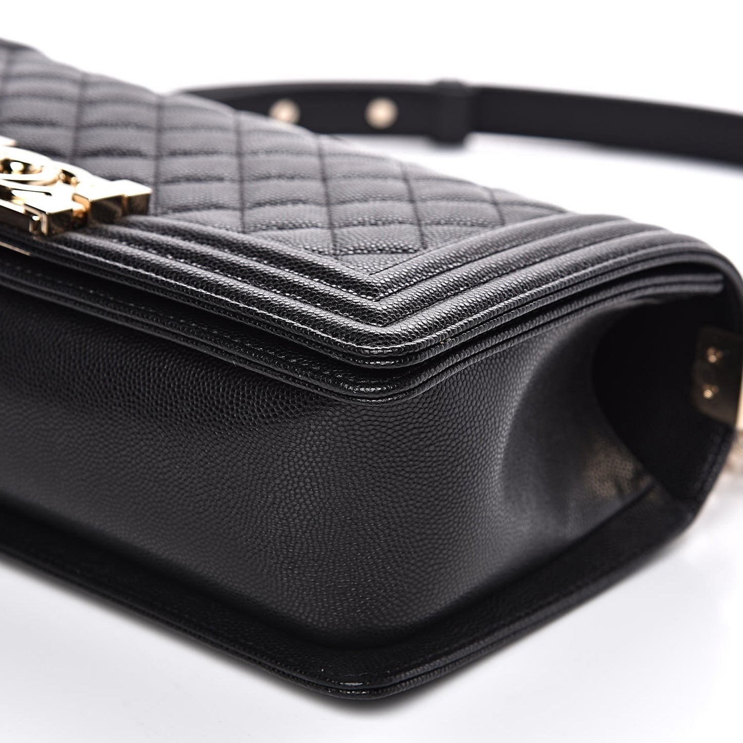 Caviar Quilted Medium Boy Flap Black