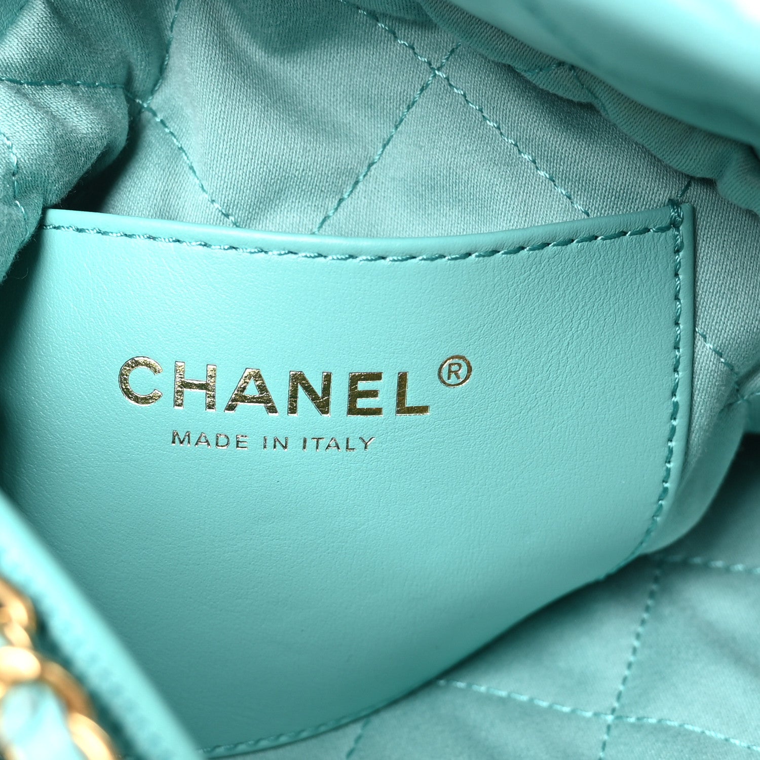 シャネル正規品 Chanel Shiny Calfskin Quilted Mini Chanel 22 Turquoise 1811131