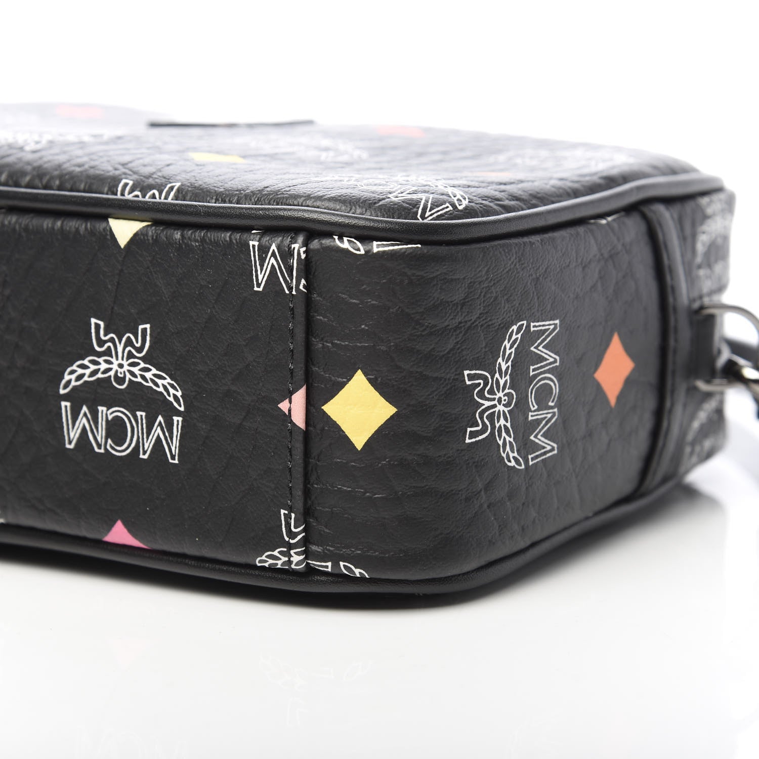 MCM ブラック ボディバッグ MCM Skyoptic Visetos Spectrum Diamond Camera Bag Black 779044