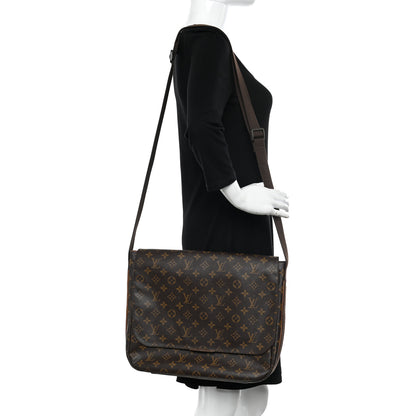 Louis Vuitton Monogram Beaubourg MM Messenger Bag 2 of 10