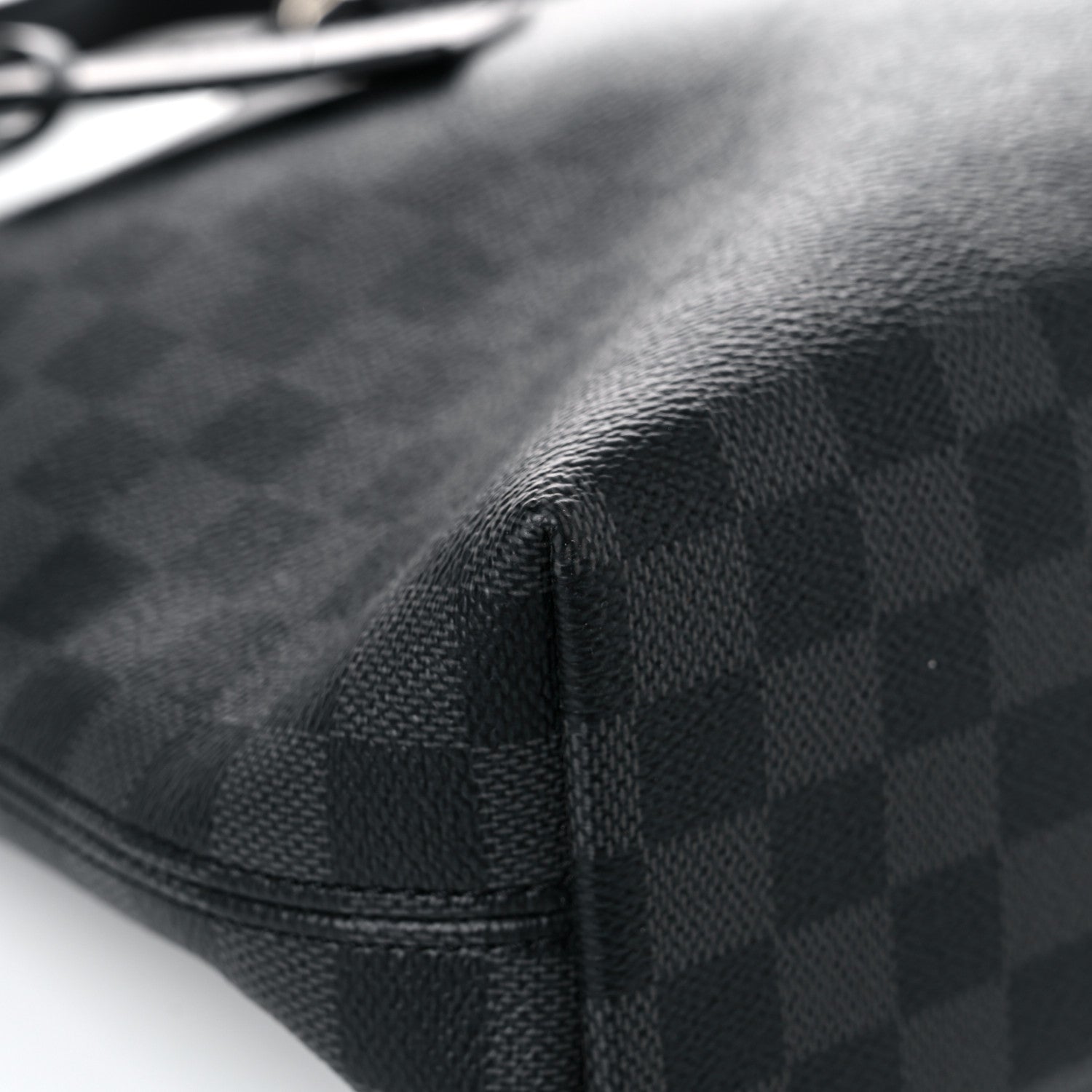 Louis Vuitton Damier Graphite Mick MM 6 of 11