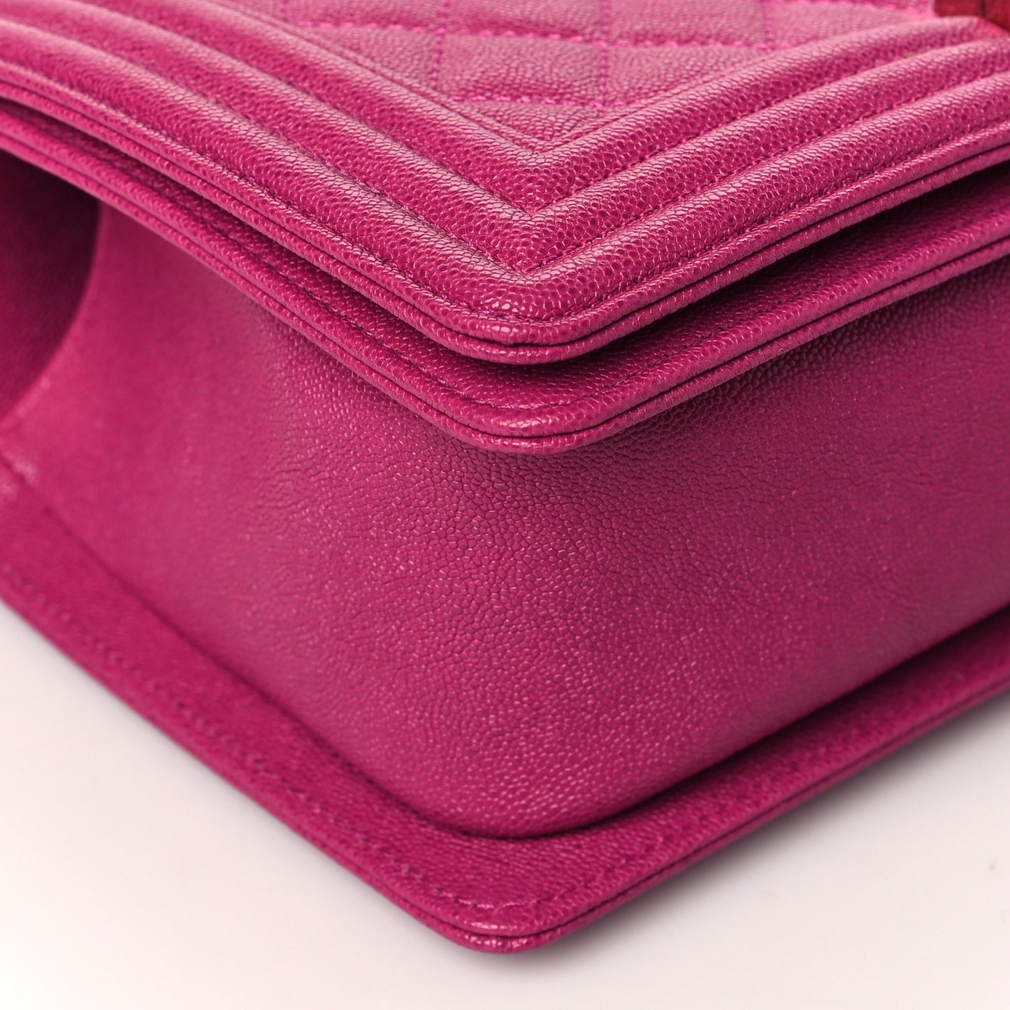 Caviar Quilted Medium Boy Flap Fuchsia