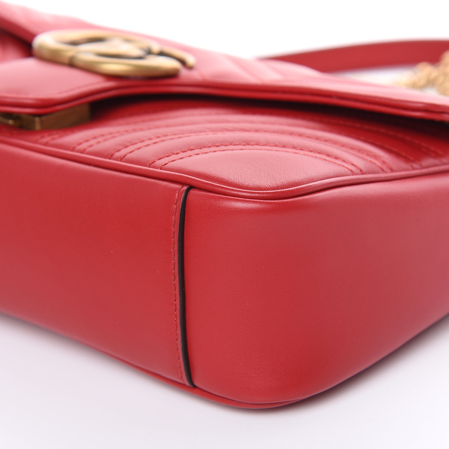 Calfskin Matelasse Small GG Marmont Shoulder Bag Hibiscus Red