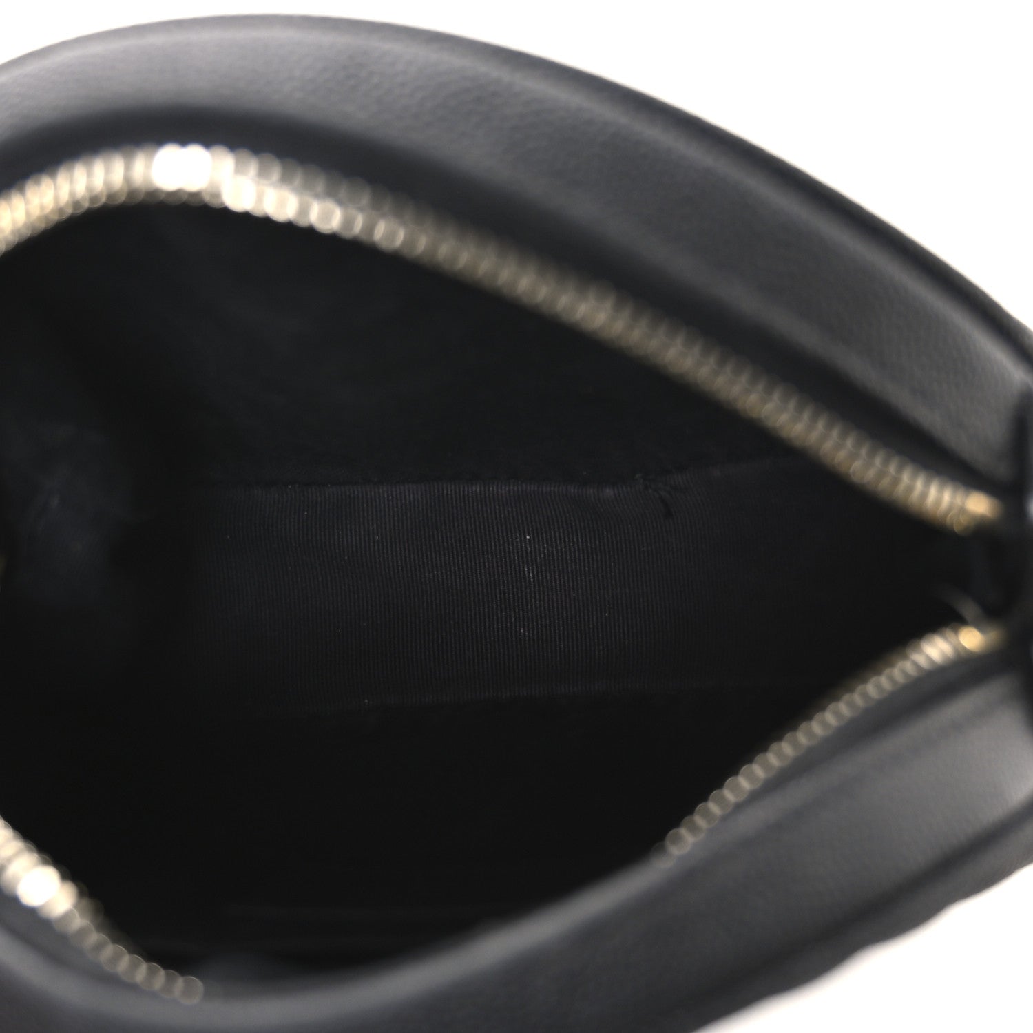 Saint Laurent Grain De Poudre Matelasse Chevron Quilted Round Vinyle Camera Bag Black 5 of 12